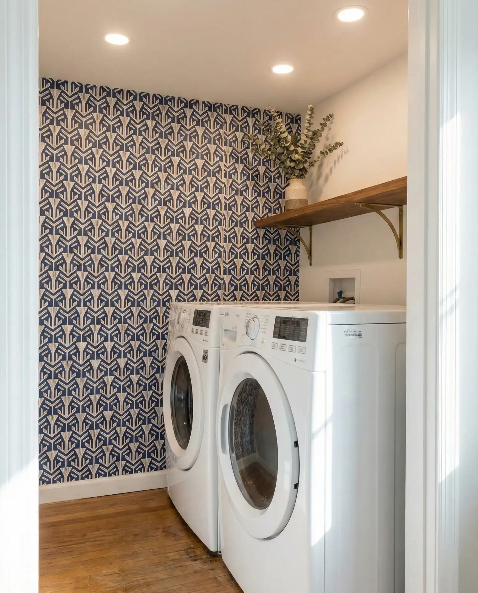 Creative Wallpaper Accent 1