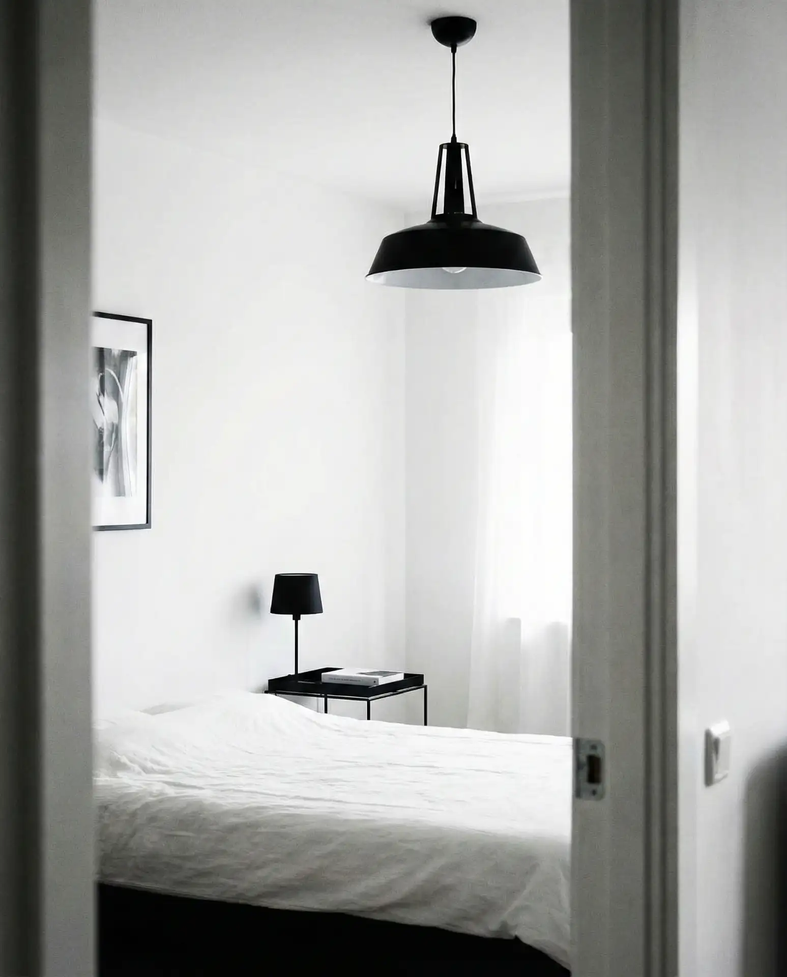 Minimalist White and Black Contrast 2