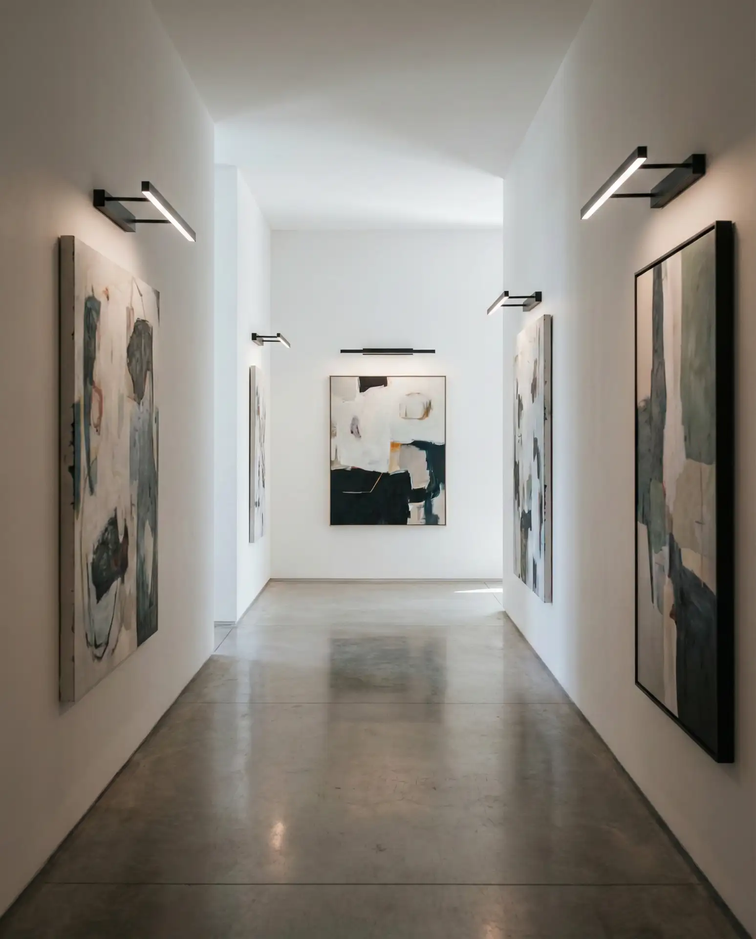 Picture Lights for Gallery Hallways 1