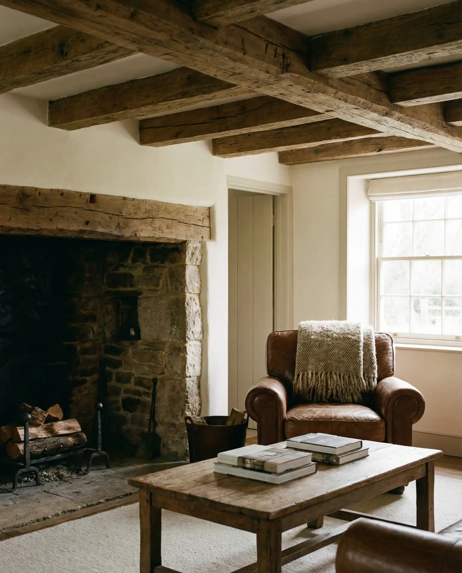 Rustic Cottage Living Room with Reclaimed Wood 1