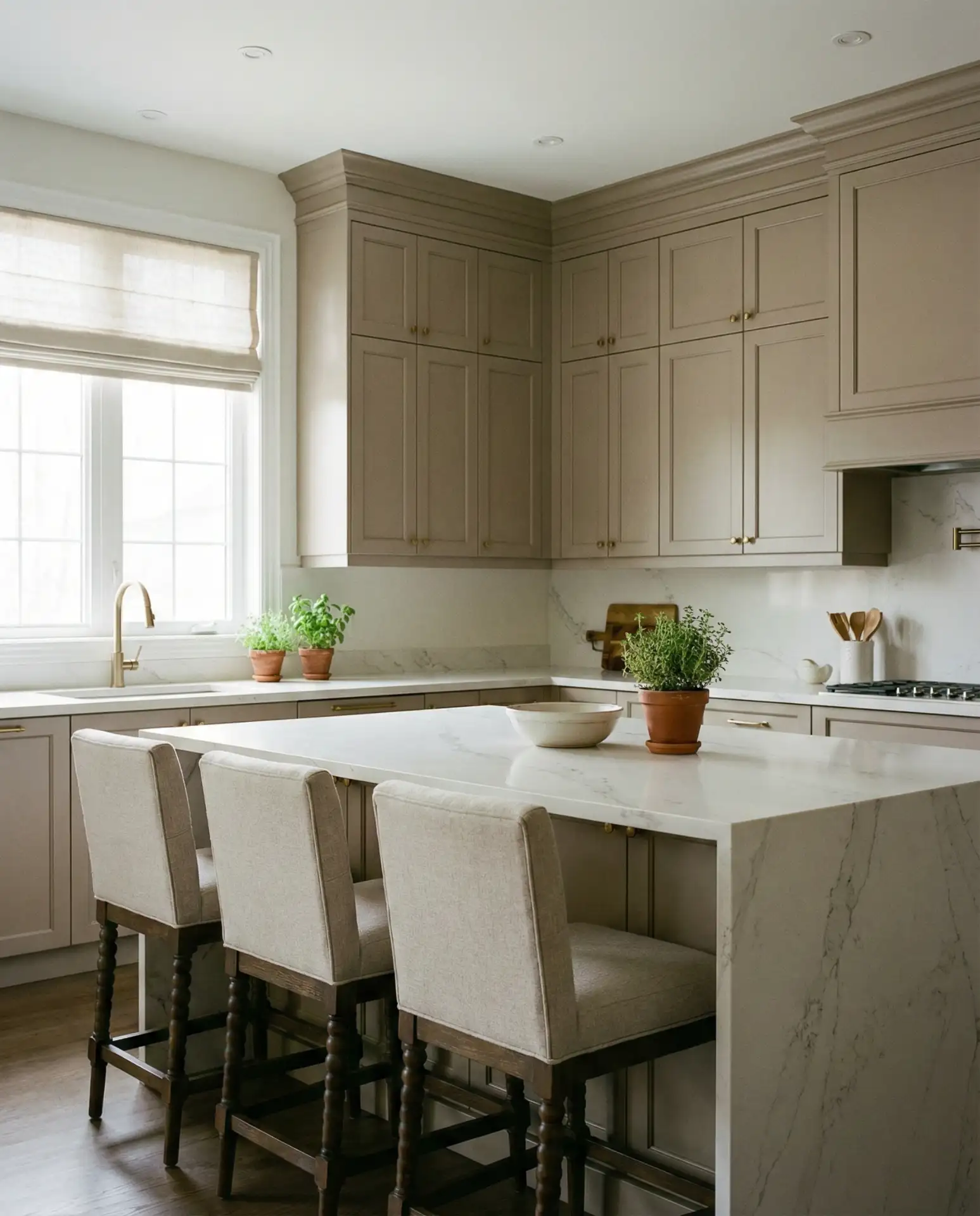 Transitional Style Blending Classic and Modern 2