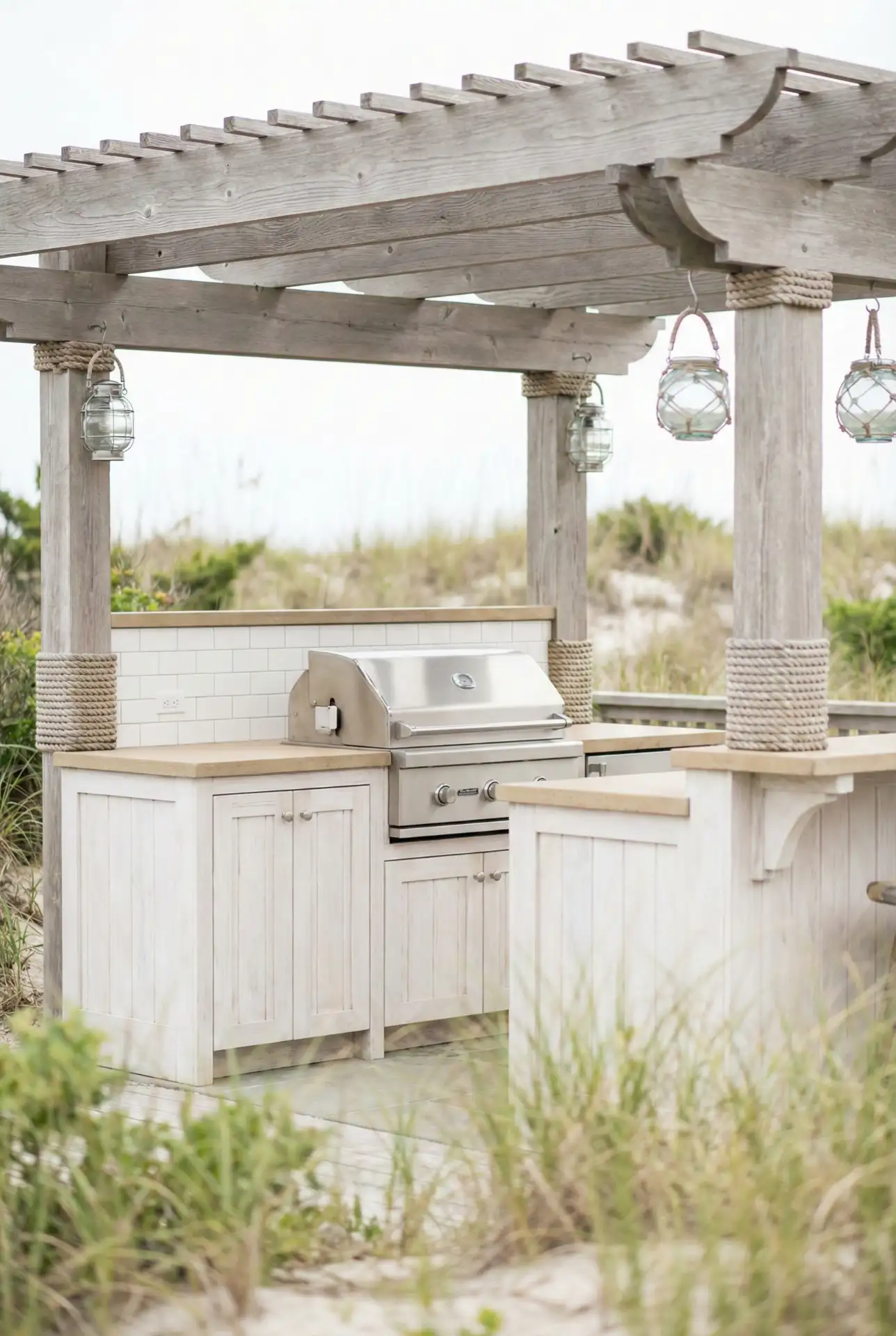 Coastal-Style Kitchen with Weathered-Wood-and-Rope Details 2