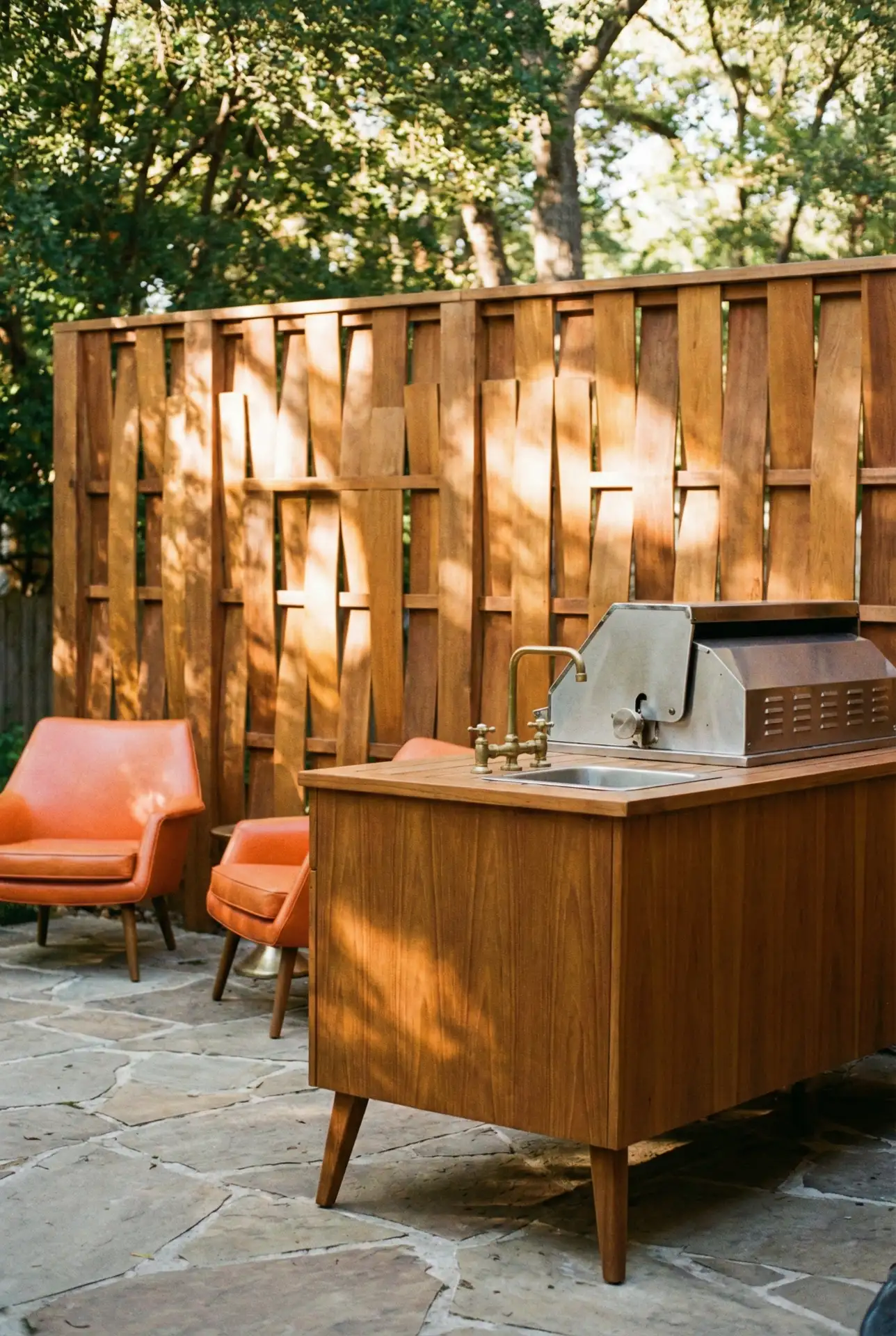 Mid-Century Modern Kitchen with Geometric Screens 1