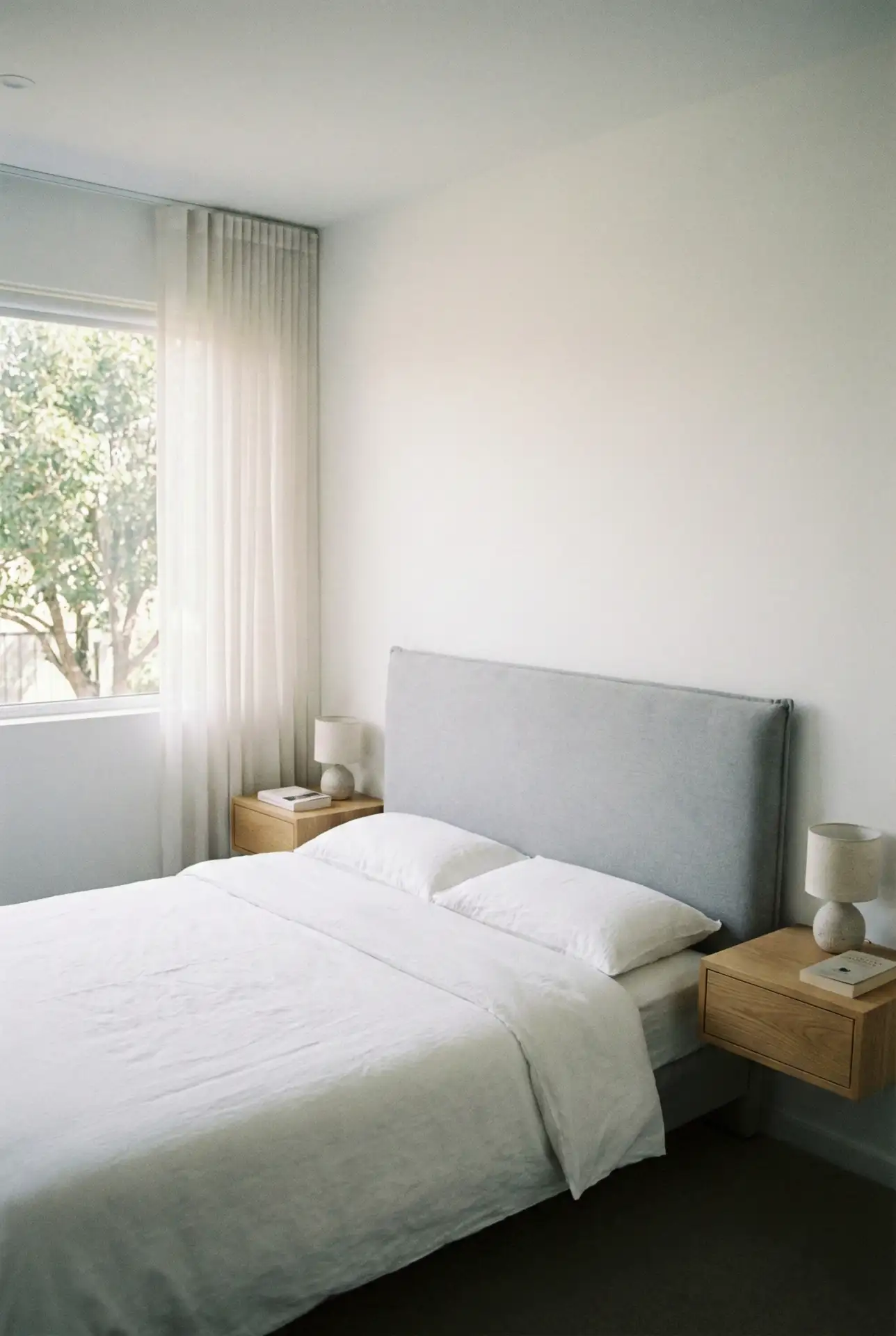 Minimalist Headboard to Save Visual Space 1