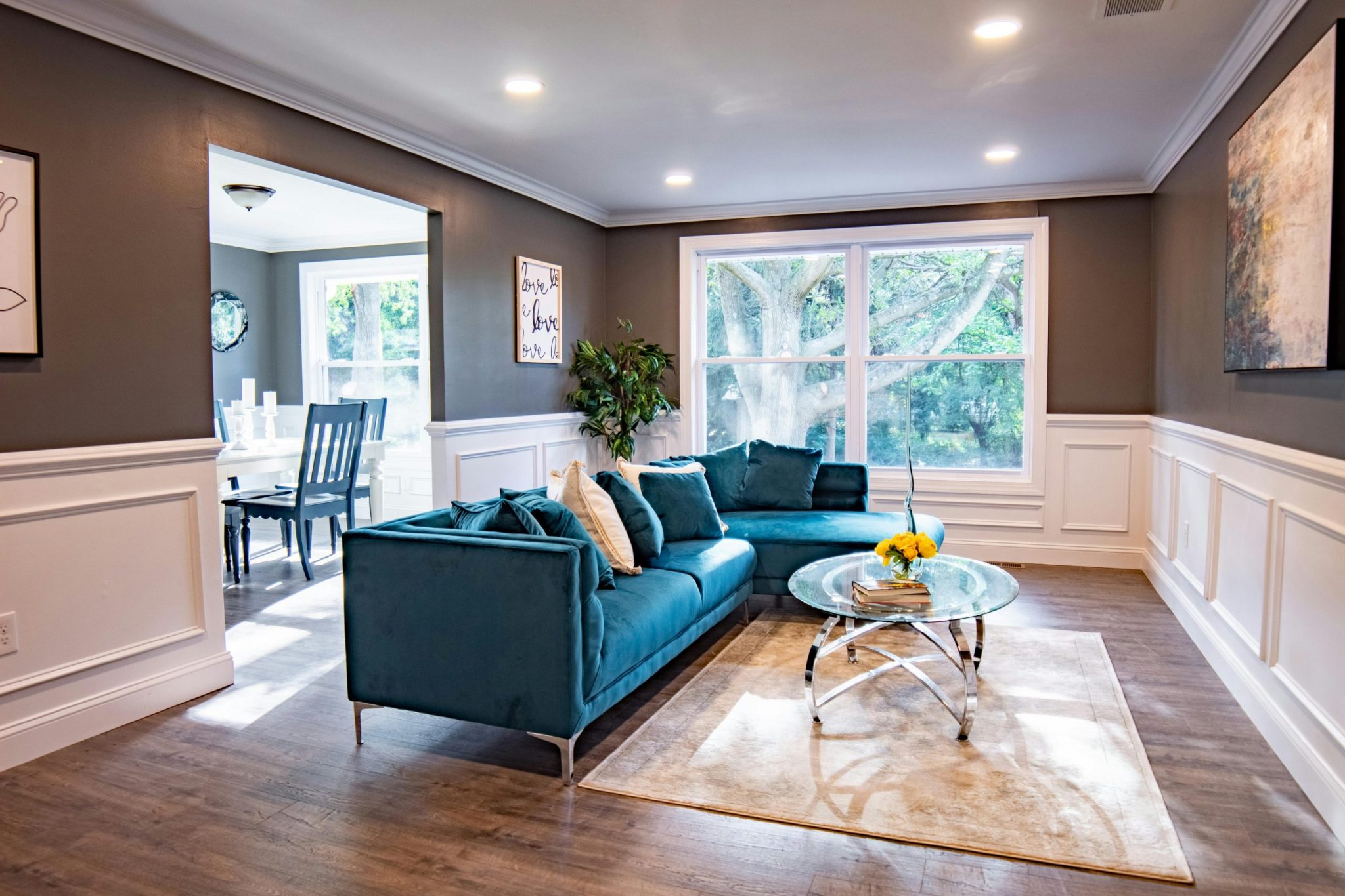 36 Small Living Room Ideas for Apartments with Cozy Layouts, Sectionals ...