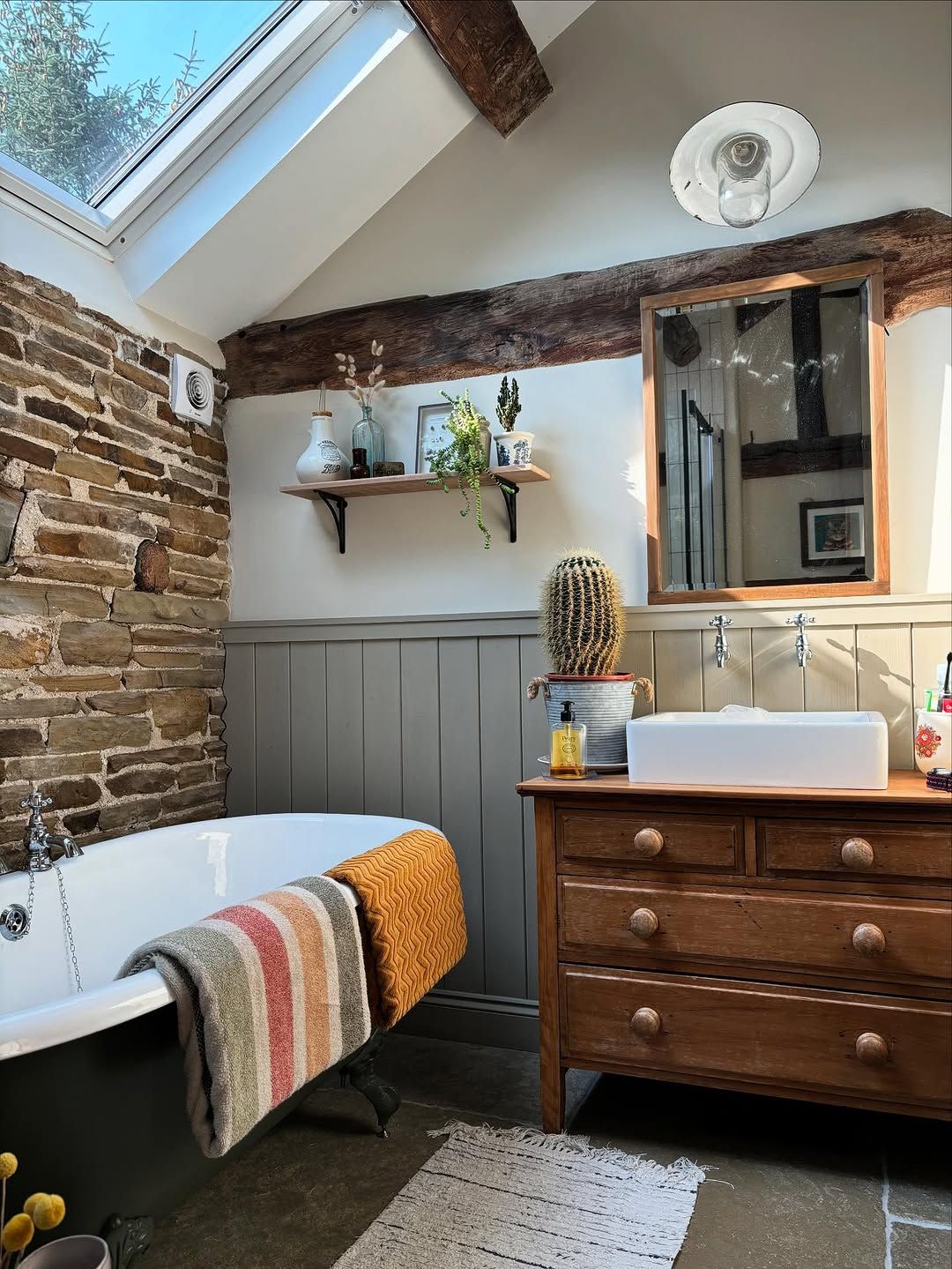 25 Farmhouse Bathroom Ideas for 2026 No One Shows Yet, But They're Already Redefining 'Modern Grit'