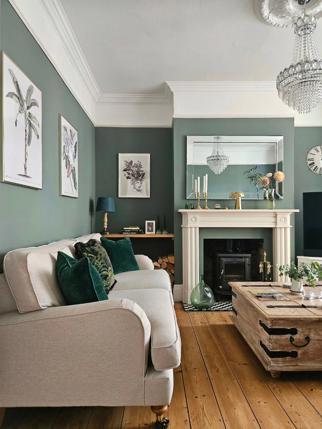 28 Green Living Room Ideas for 2026 Pulled From Designer Homes People Never Post