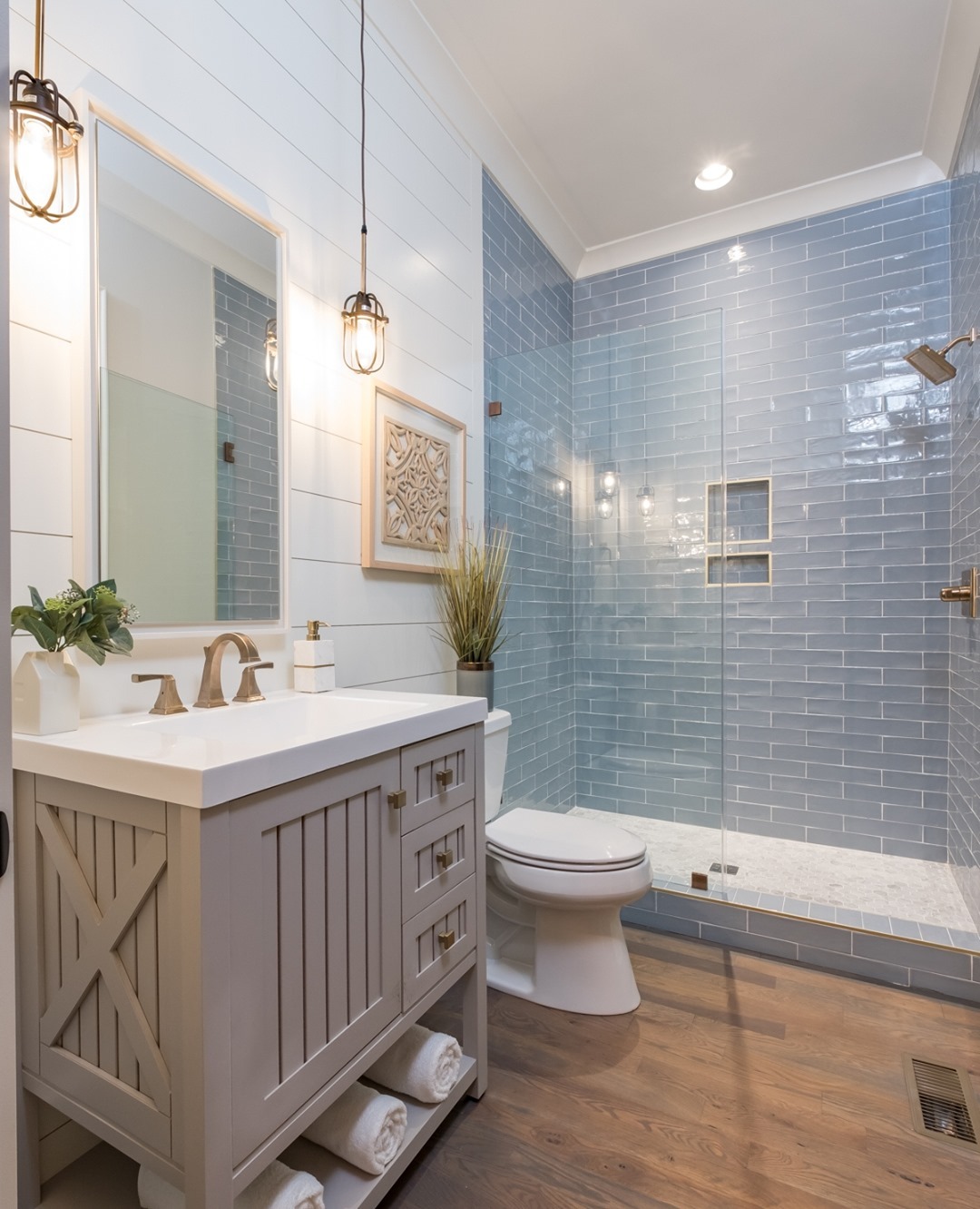 28 Modern Farmhouse Bathroom Ideas for 2026 Turning Basic Vanities Into Movie-Worthy Centerpieces