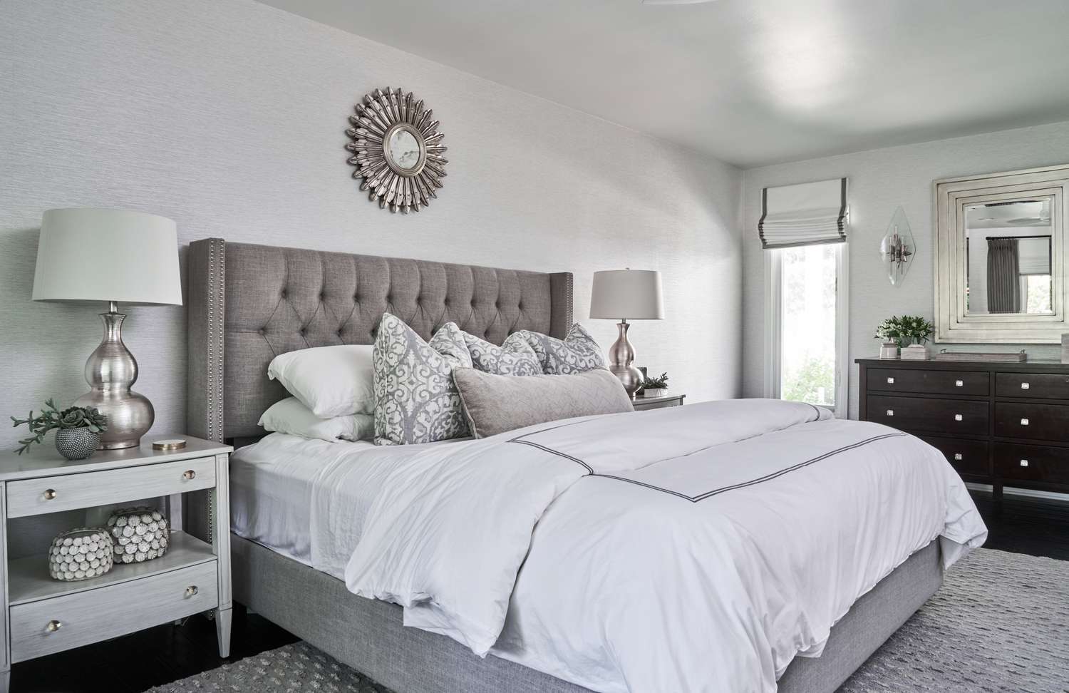 32 Timeless Gray and White Bedroom Ideas for a Well-Curated Space