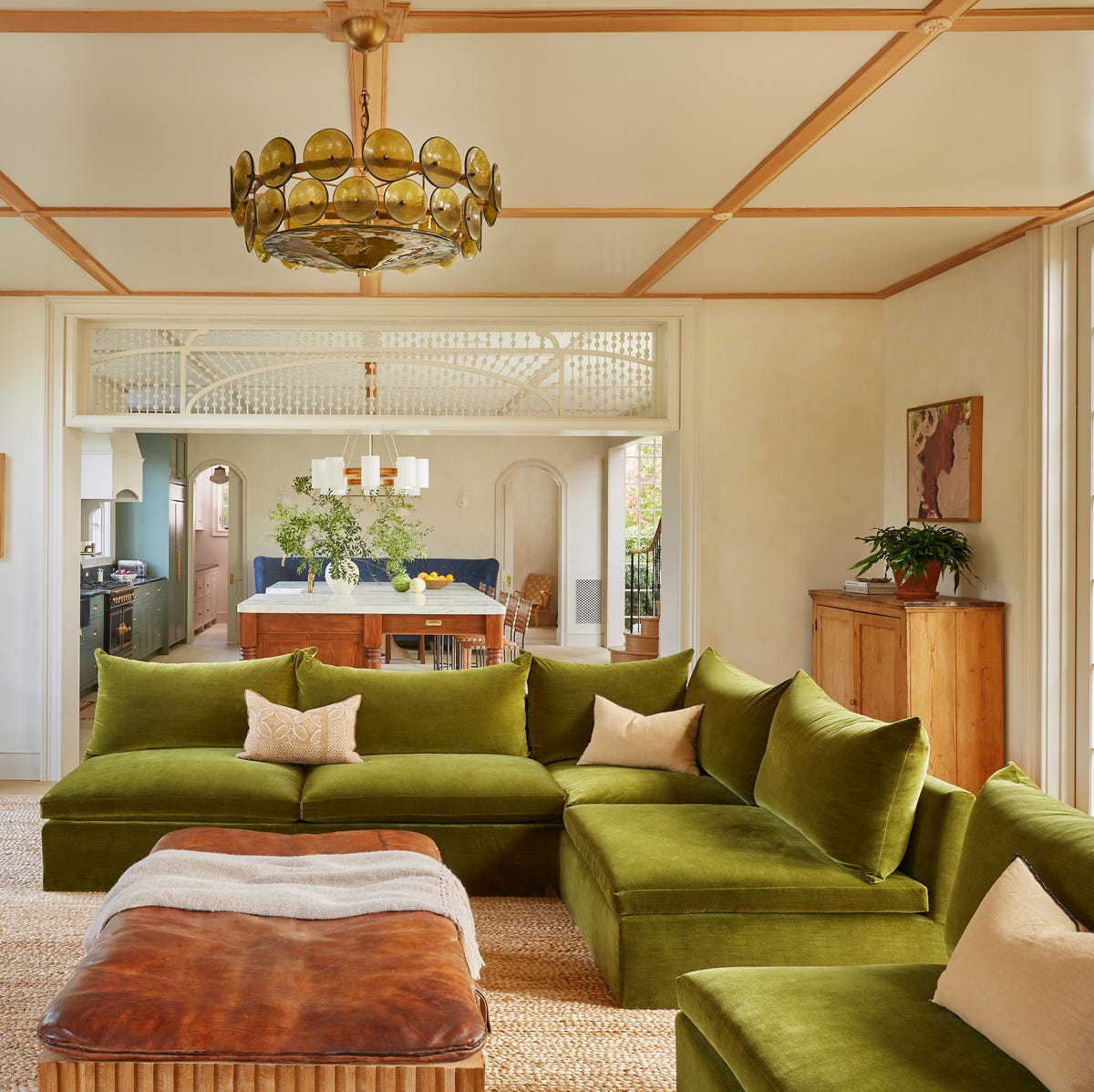 37 Beautiful Colors That Go With Green for 2025