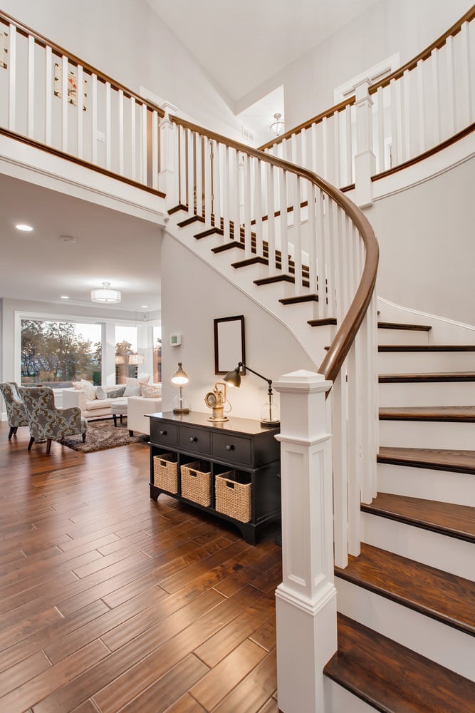 40 Curved Staircase Ideas (Photos) – Home Stratosphere