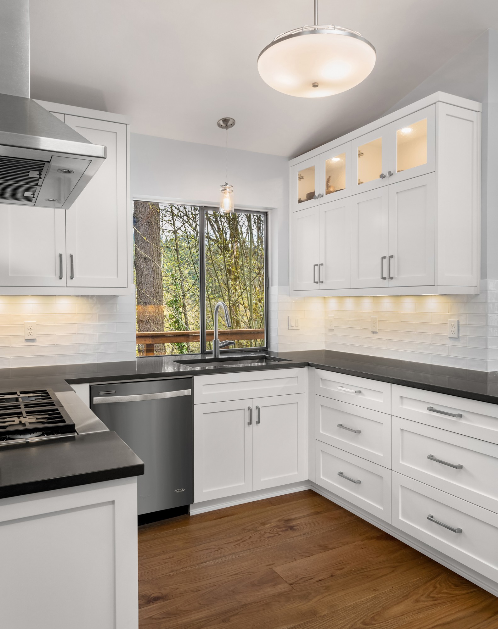 75 Kitchen with Black Countertops Ideas You'll Love - April, 2026 | Houzz