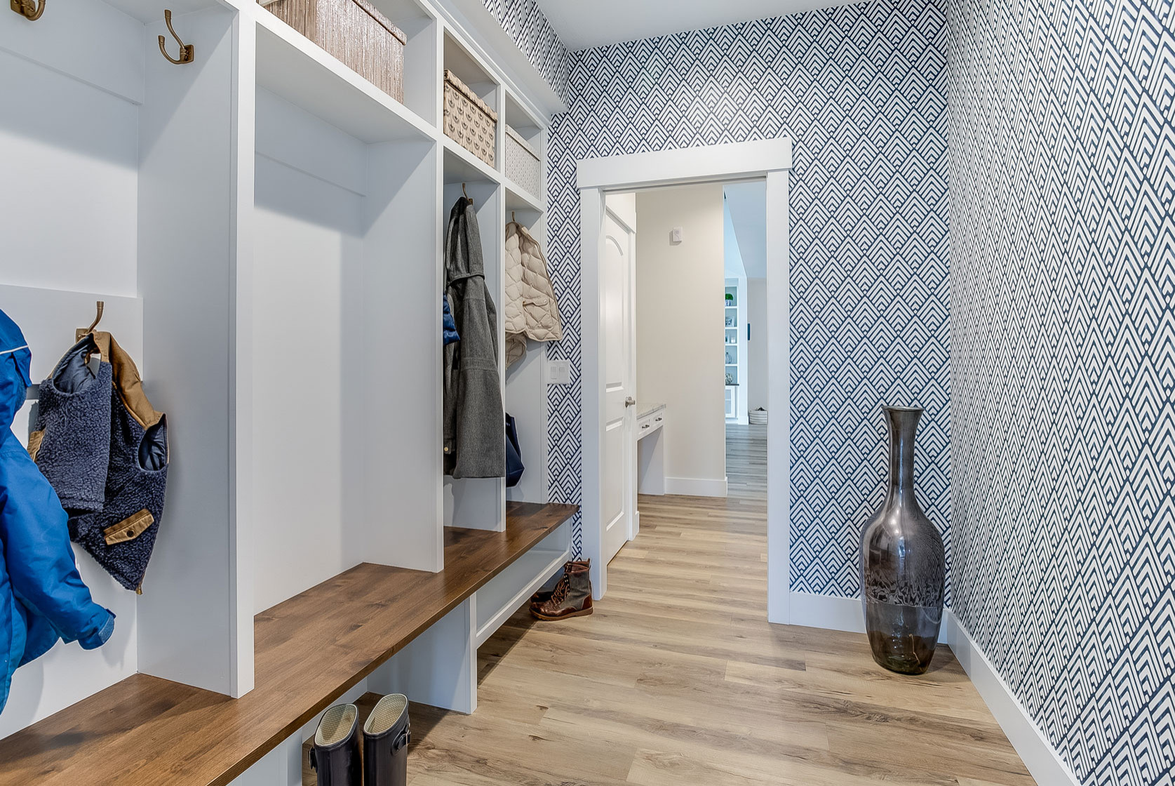 75 Wallpaper Entryway Ideas You'll Love - April, 2026 | Houzz