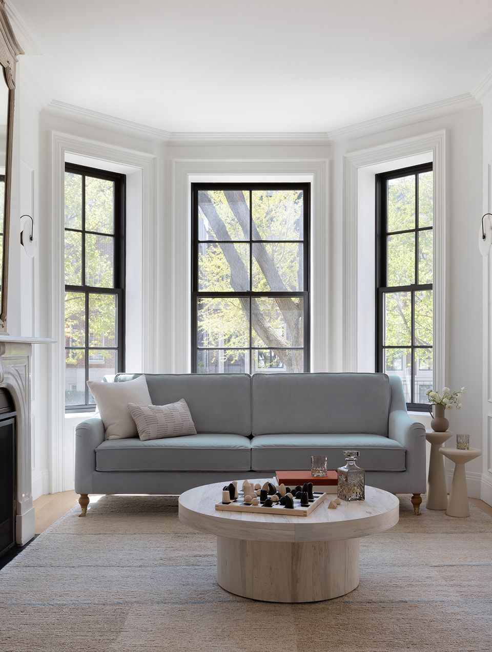 10 Ways to Style a Minimalist Living Room