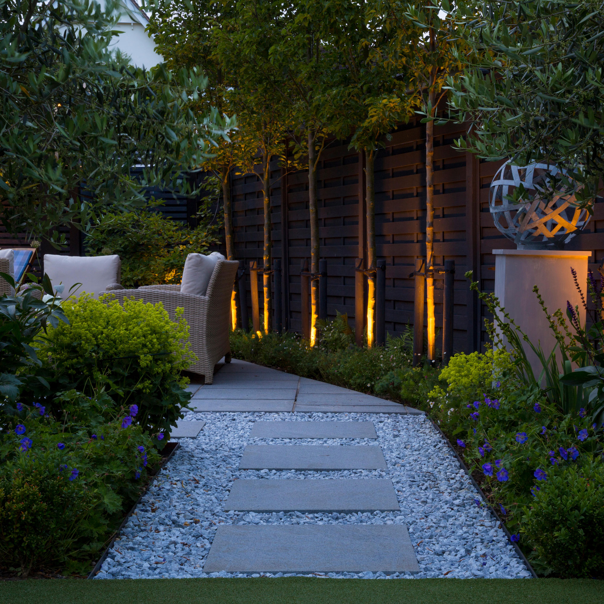 12 Creative Garden Lighting Ideas to DIY This Summer | Gardening Know How