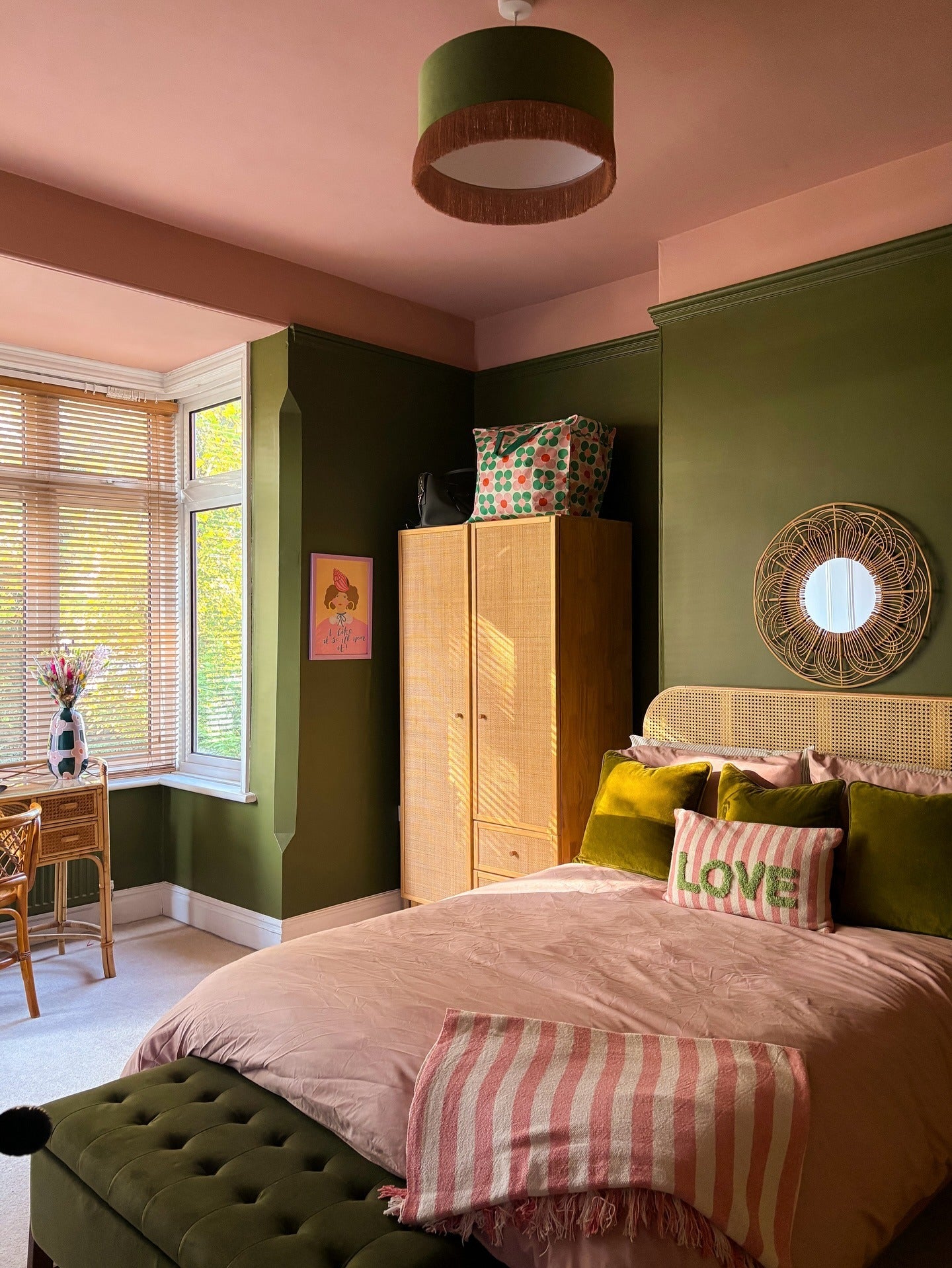 14 Cozy Pink and Green Bedroom Ideas That Feel Right 2026 – CreativeBooster