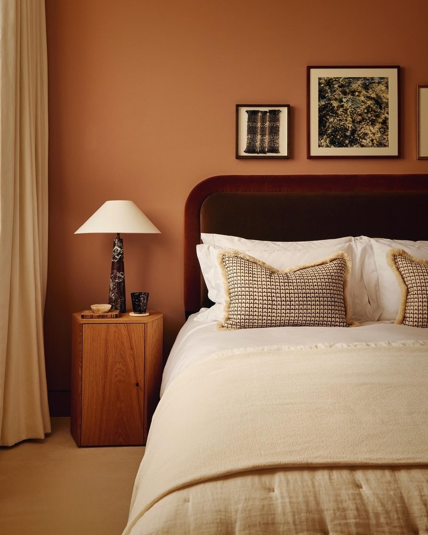 15 Burnt Orange Bedroom Ideas That Feel Rich and Cozy - Mockup Hunt