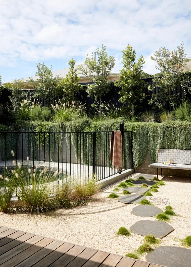 15 Coastal Gardens That Are Robust And Beautiful | Homes To Love