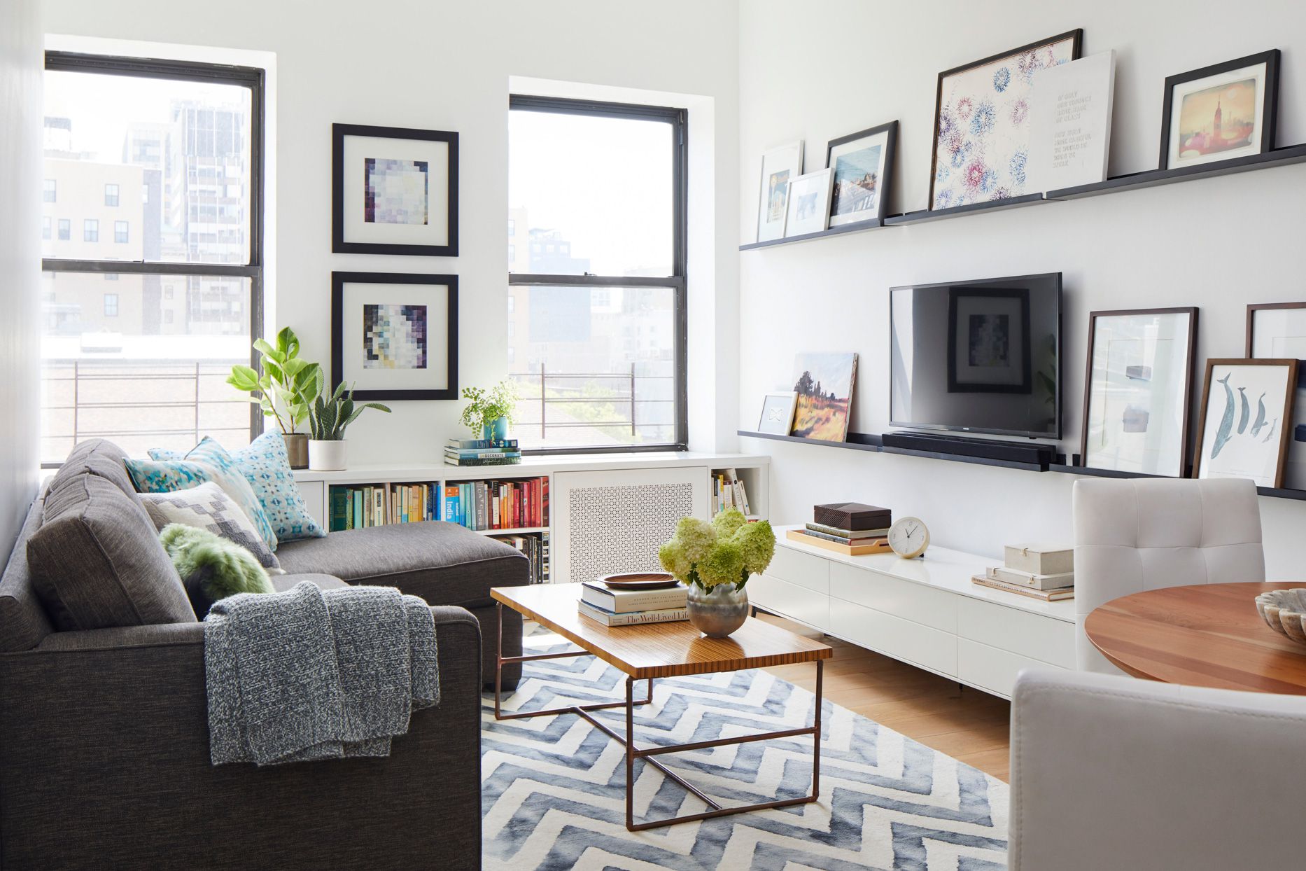 15 Small Apartment Ideas to Maximize Decor and Storage
