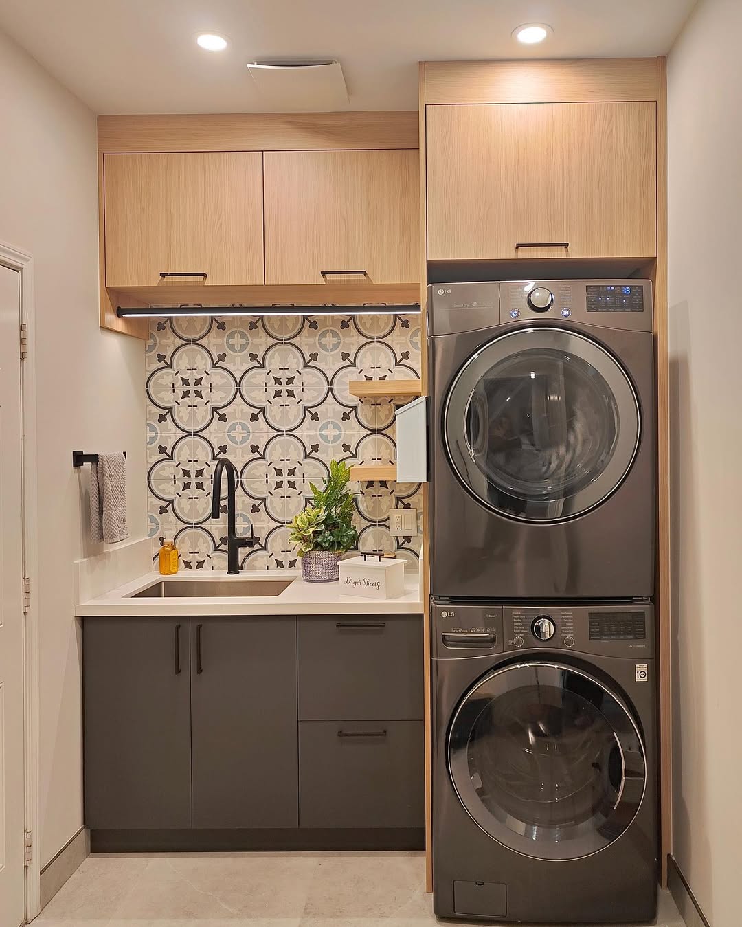 19 Stacked Laundry Room Ideas That Maximize Space and Efficiency