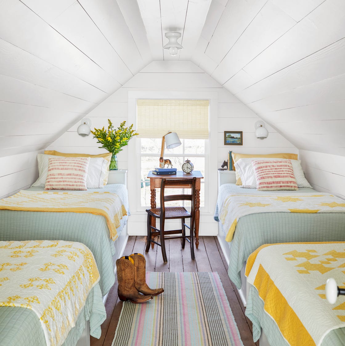 20 Best Bedroom Attic Ideas to Maximize Space and Style