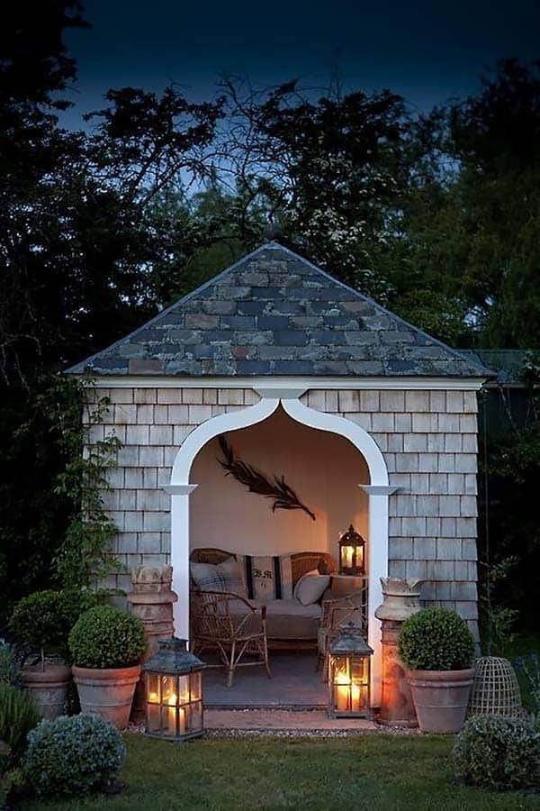 20 Cozy outdoor nooks inspiring your inner bookworm