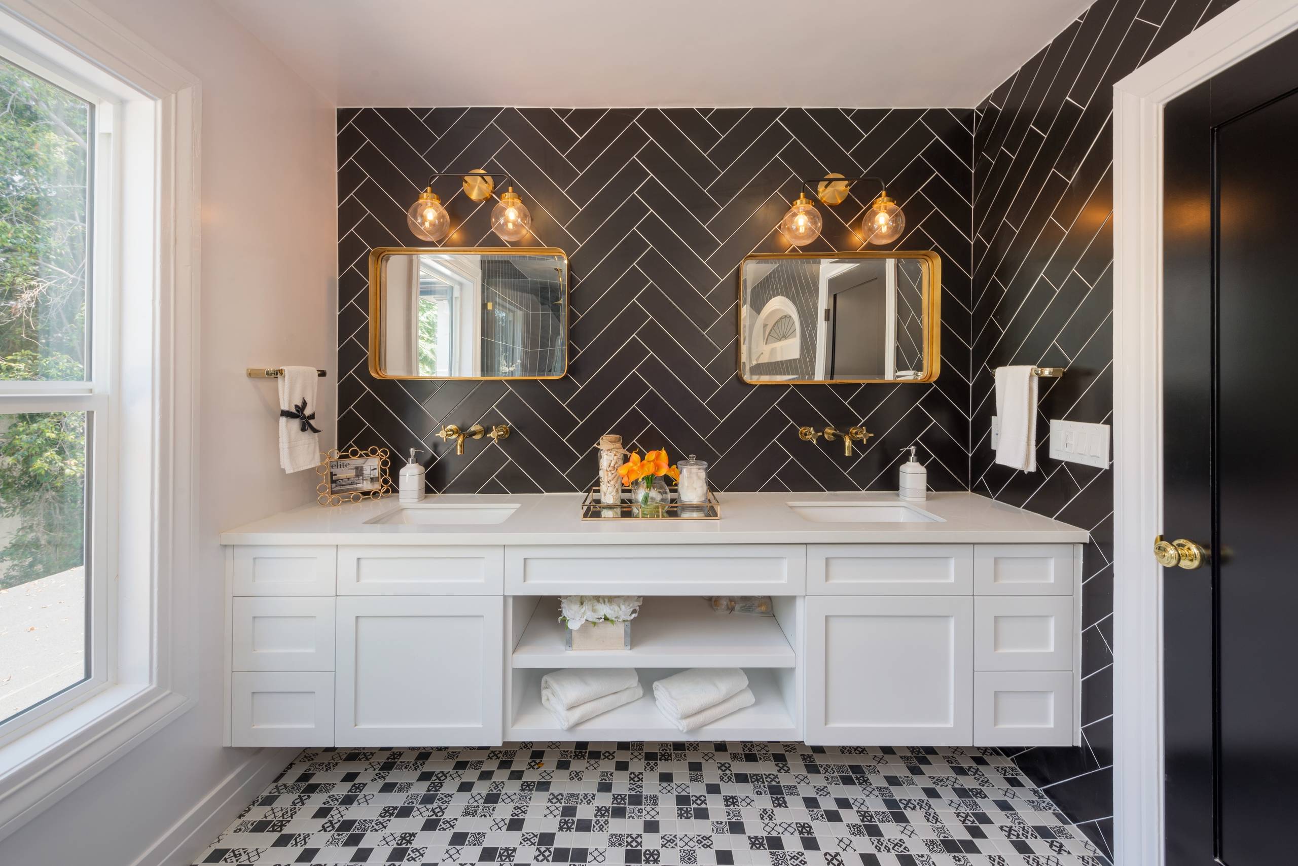 20 Delightful Double Vanities