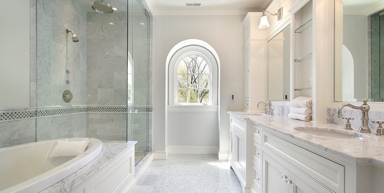 20 High End Luxurious Modern Master Bathrooms