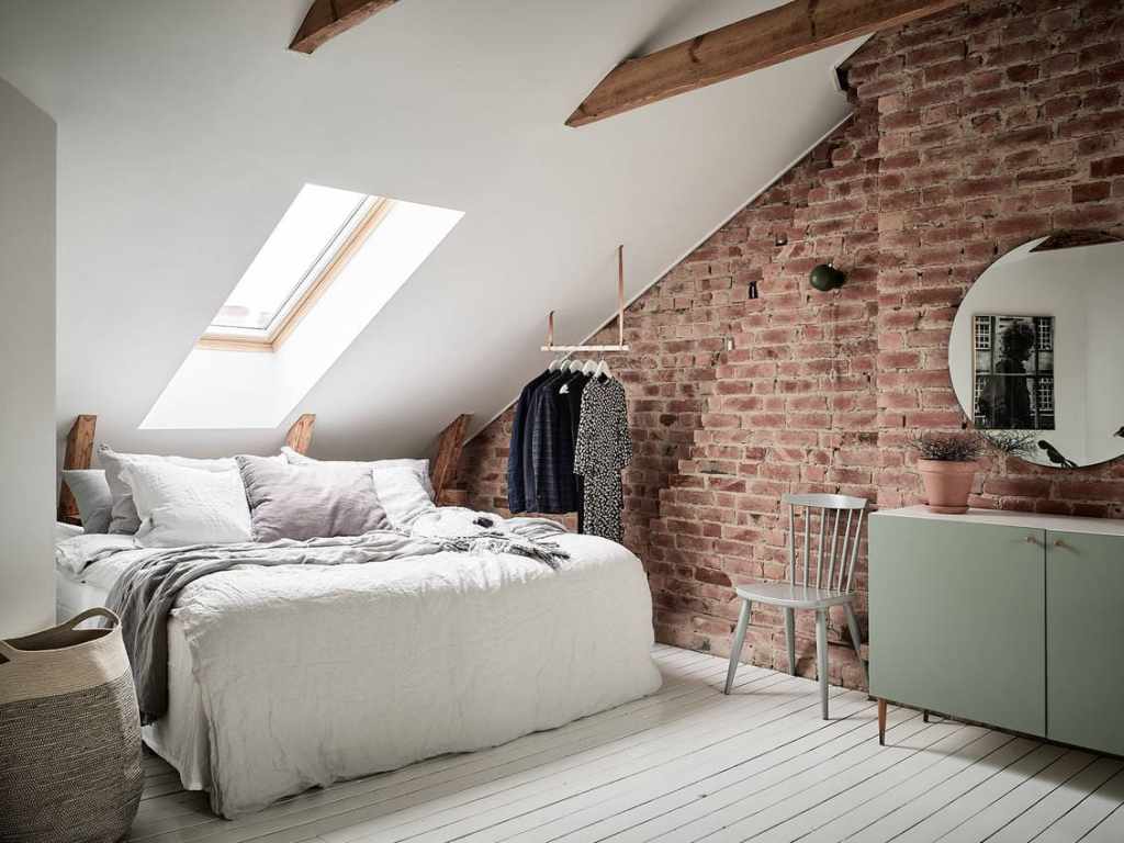 21 Attic bedroom ideas that make a sloped ceiling work - COCO LAPINE DESIGNCOCO LAPINE DESIGN