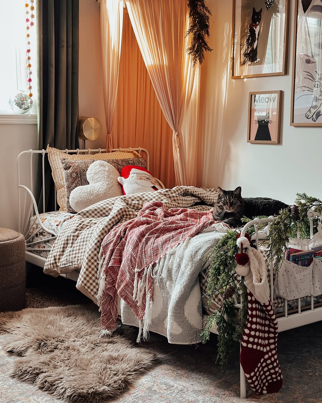 21 Teen Girl Bedroom Ideas That Combine Style, Comfort, and Functionality