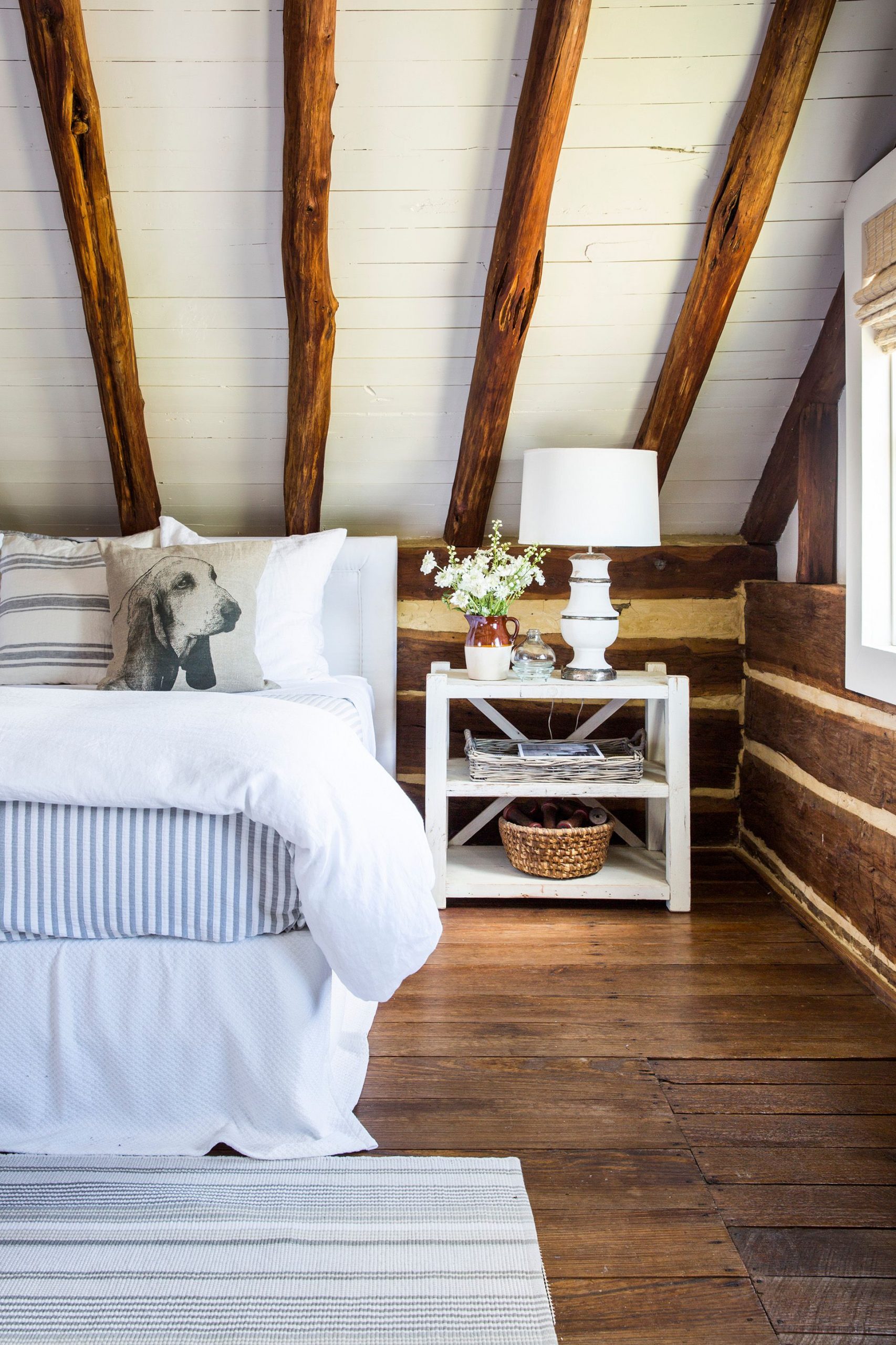 24 Attic Bedroom Ideas for a Cozy Escape
