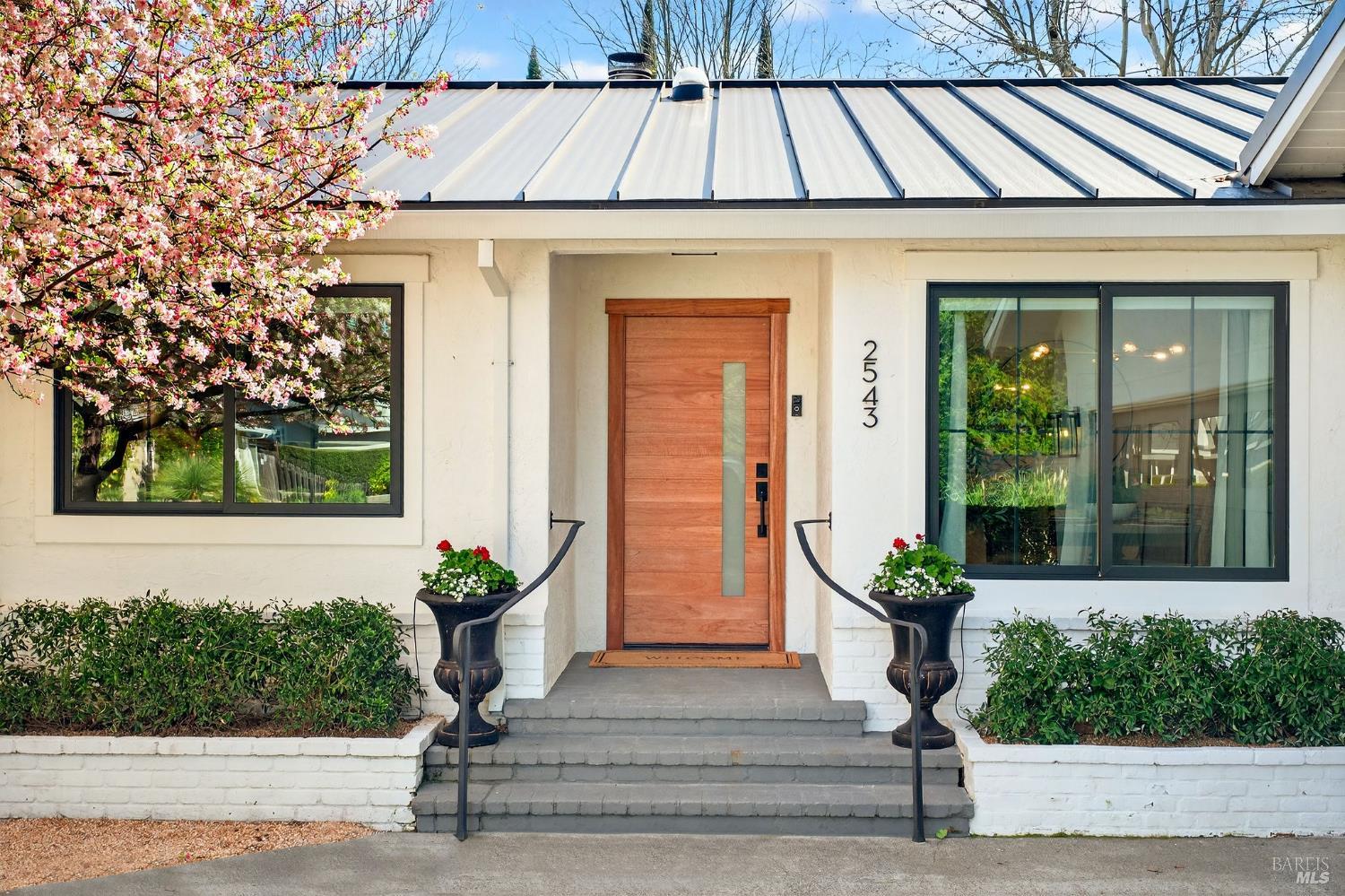 2543 Pinot Way | Daniel Casabonne