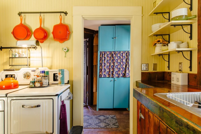 26 Yellow Kitchen Design Inspirations To Brighten Any Cook Space