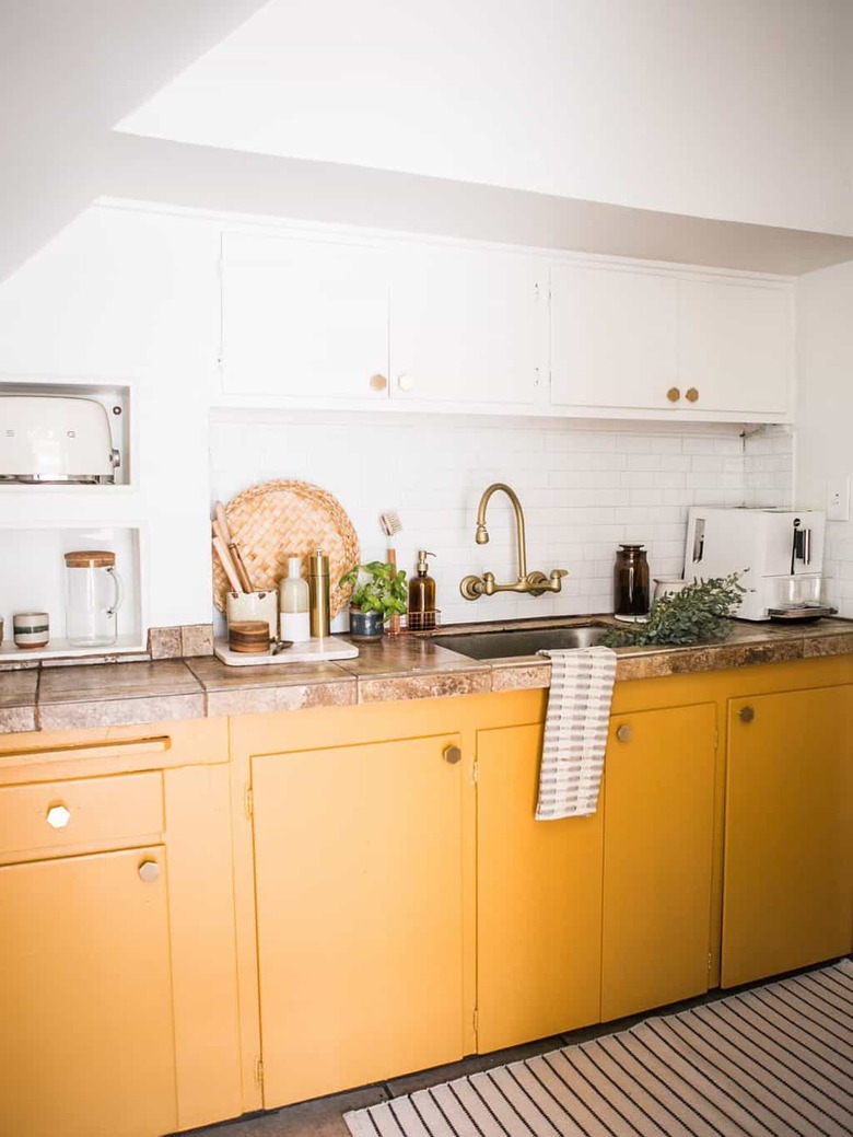 26 Yellow Kitchen Design Inspirations To Brighten Any Cook Space