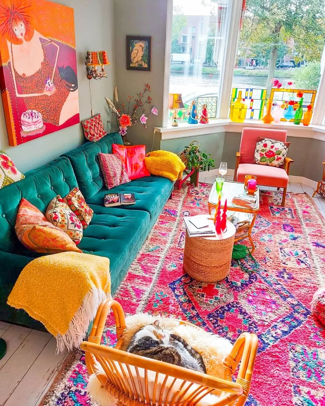 27 Colorful Living Room Ideas for 2026 That Designers Use When Neutrals Stop Working