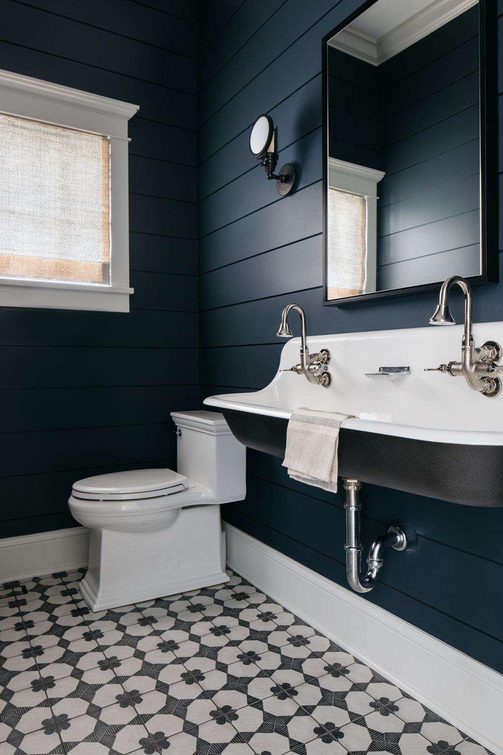 28 Paint Color Ideas for a Small Bathroom to Make It Feel Big