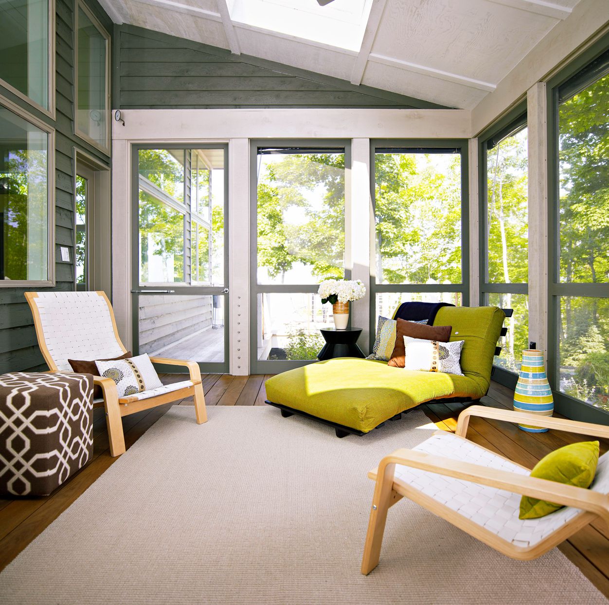 30 Enclosed Porch Ideas to Make You Want to Sit and Stay a While