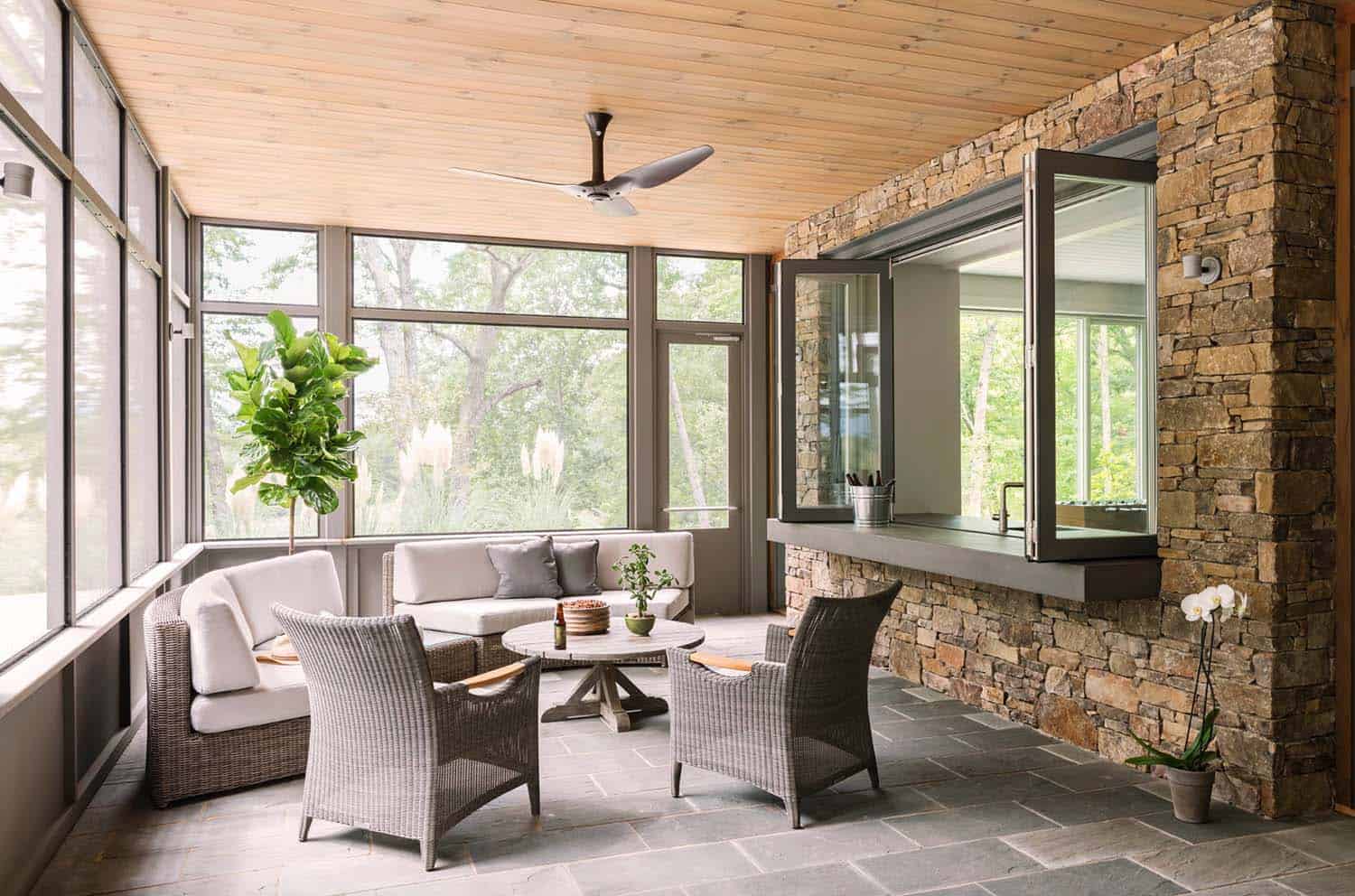 30+ Fabulous Screened-In Porch Ideas Boasting Woodsy Views