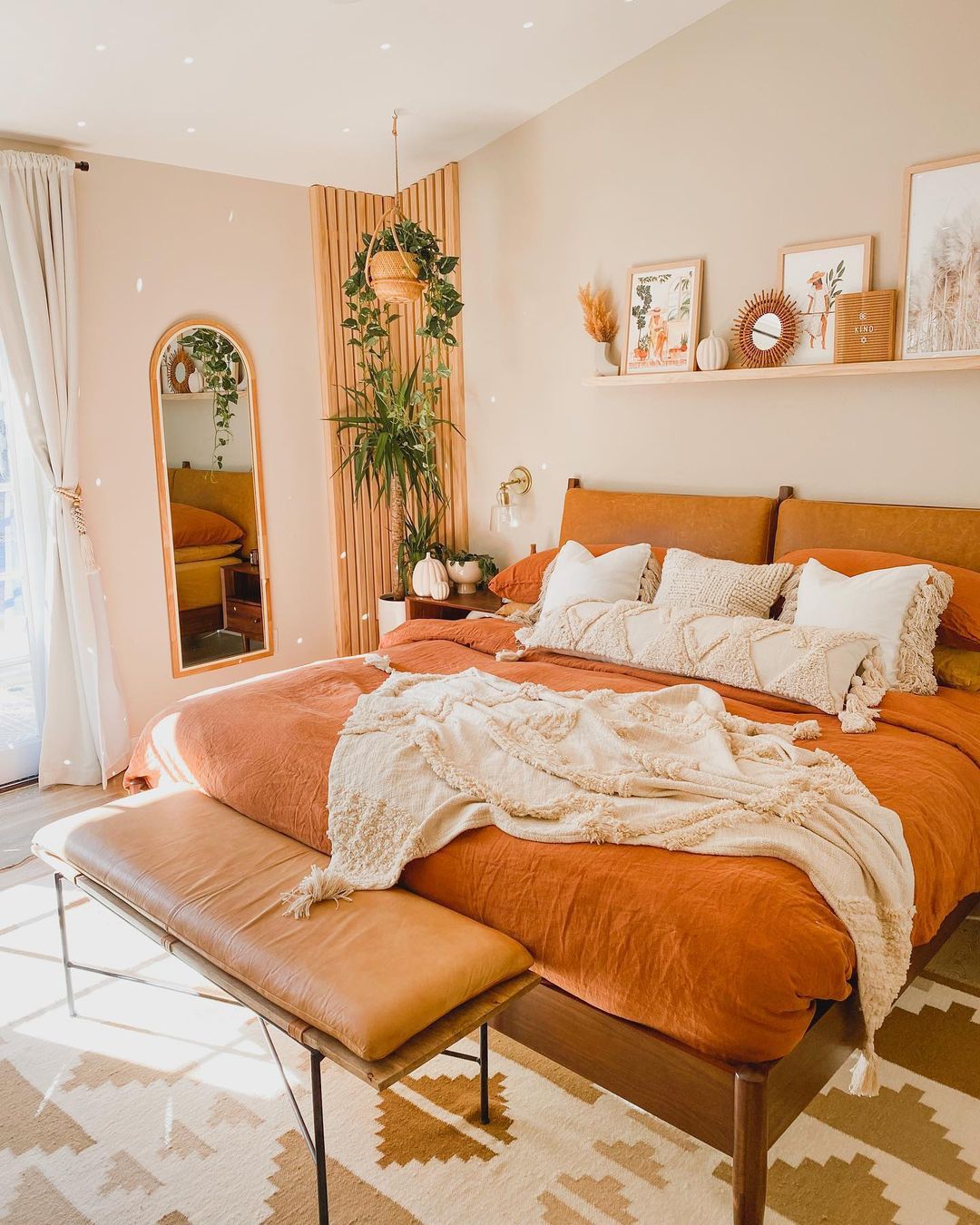 31 Best Orange Bedroom Ideas