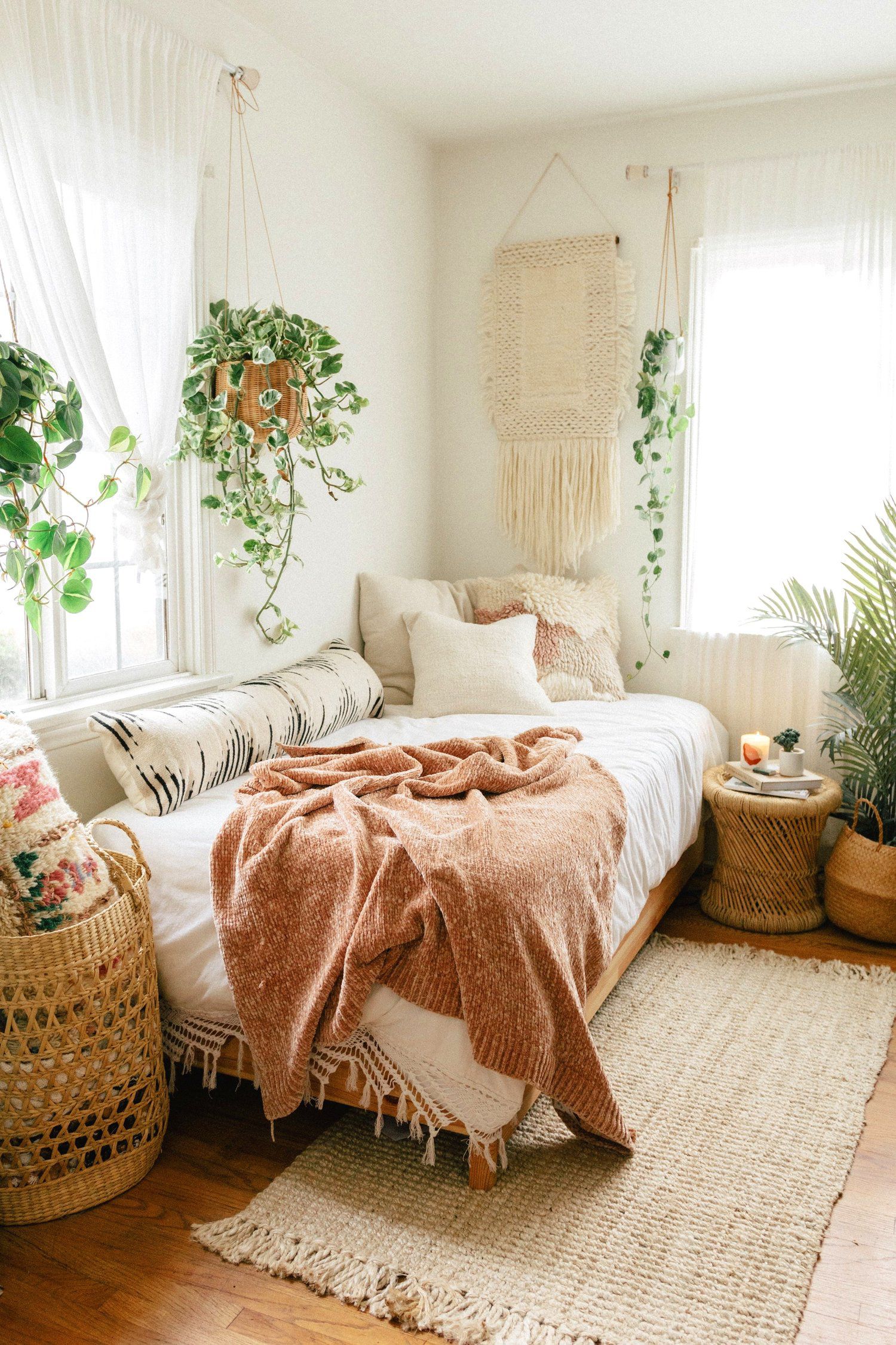 31 Best Orange Bedroom Ideas