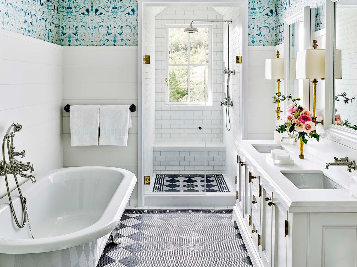 36 Walk-in Shower Ideas that Are Dripping with Style in 2025