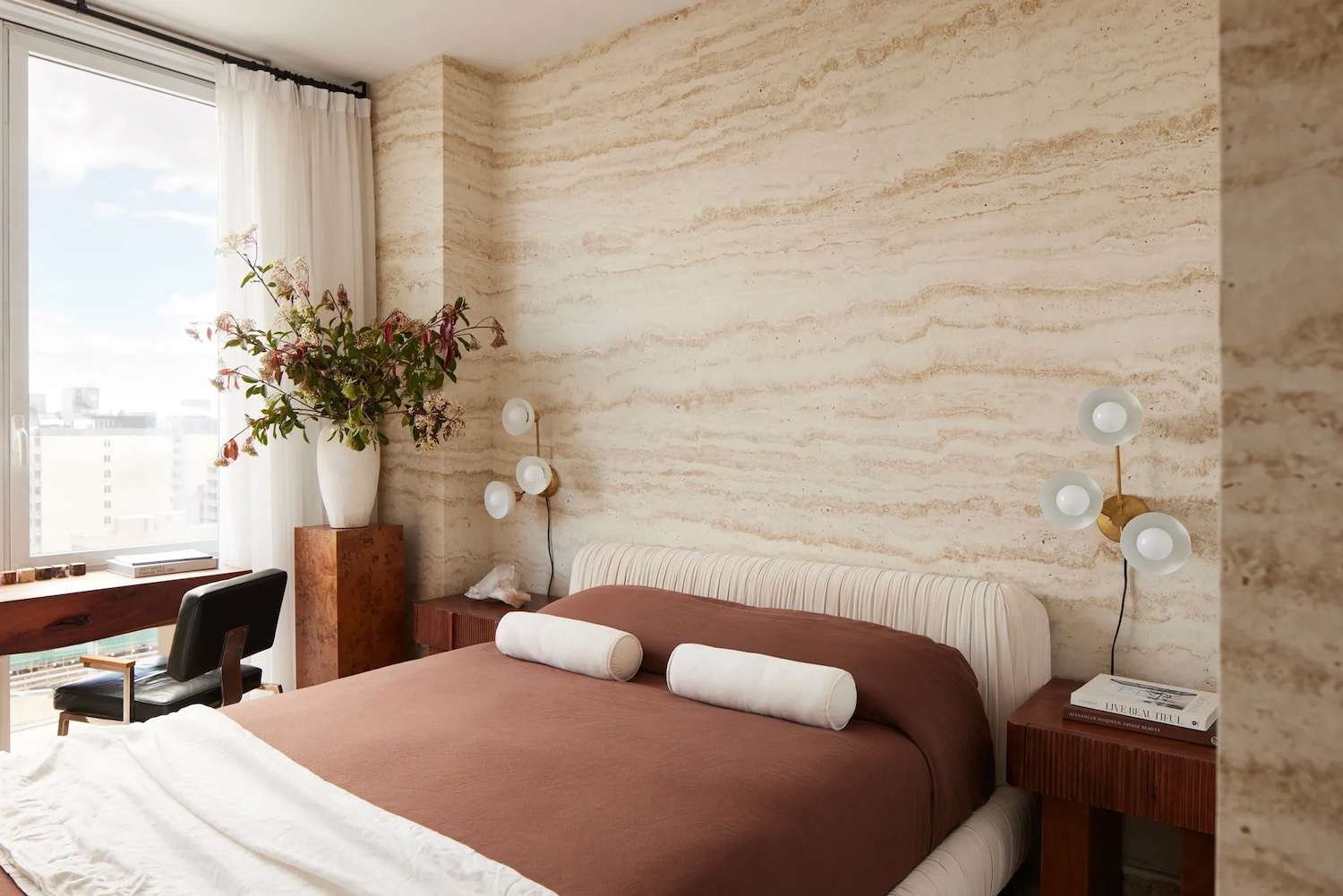 40 Earthy Bedroom Ideas You'll Love Waking Up To