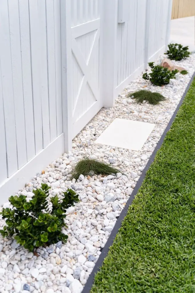 42 Refined White Pebble Landscaping Ideas - Shelterness