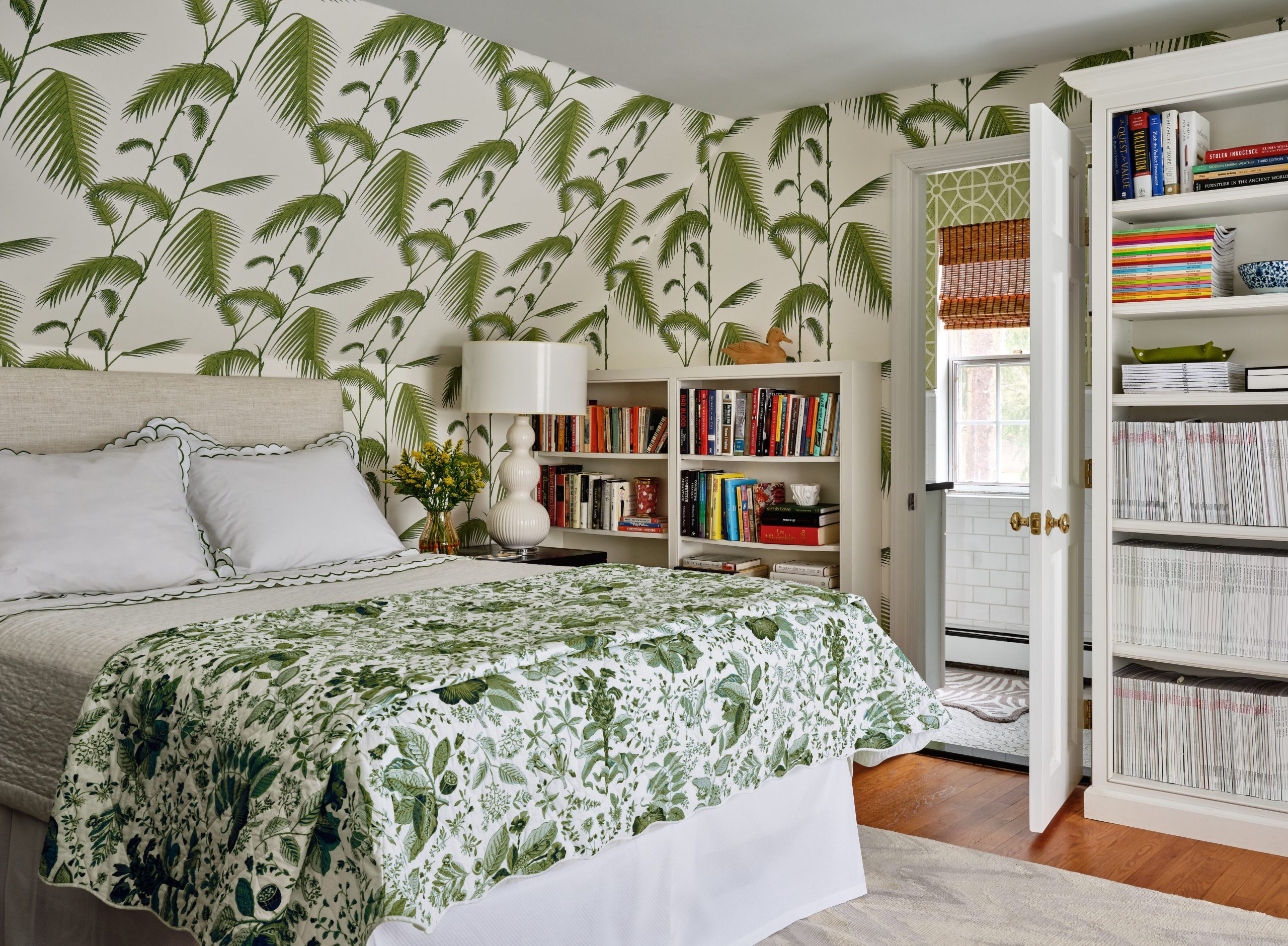 45 Bedroom Wallpaper Ideas That Will Bring Instant Beauty to Your Boudoir