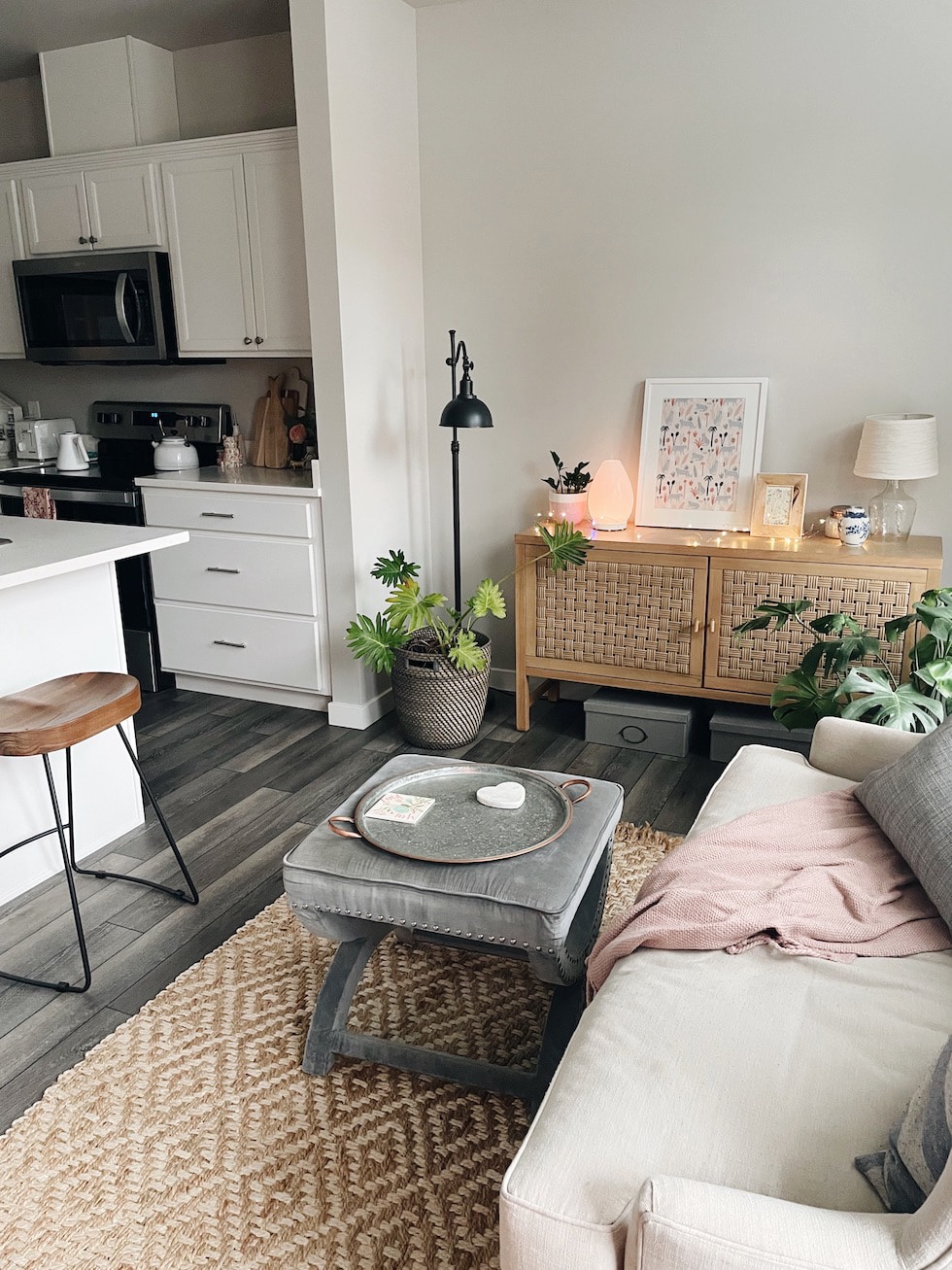 5 Clever Ways to Make a Small Space Cozy and Inviting (Courtney's Apartment) - The Inspired Room