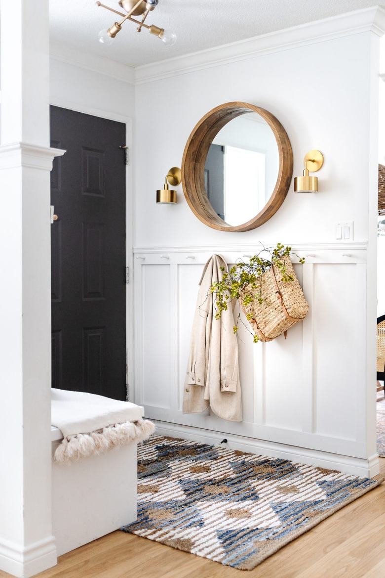 8 Farmhouse Hallway Ideas That Aren't All About Shiplap