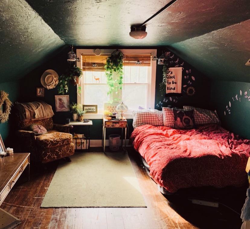 Attic rooms are always extra cozy in my opinion! : r/CozyPlaces