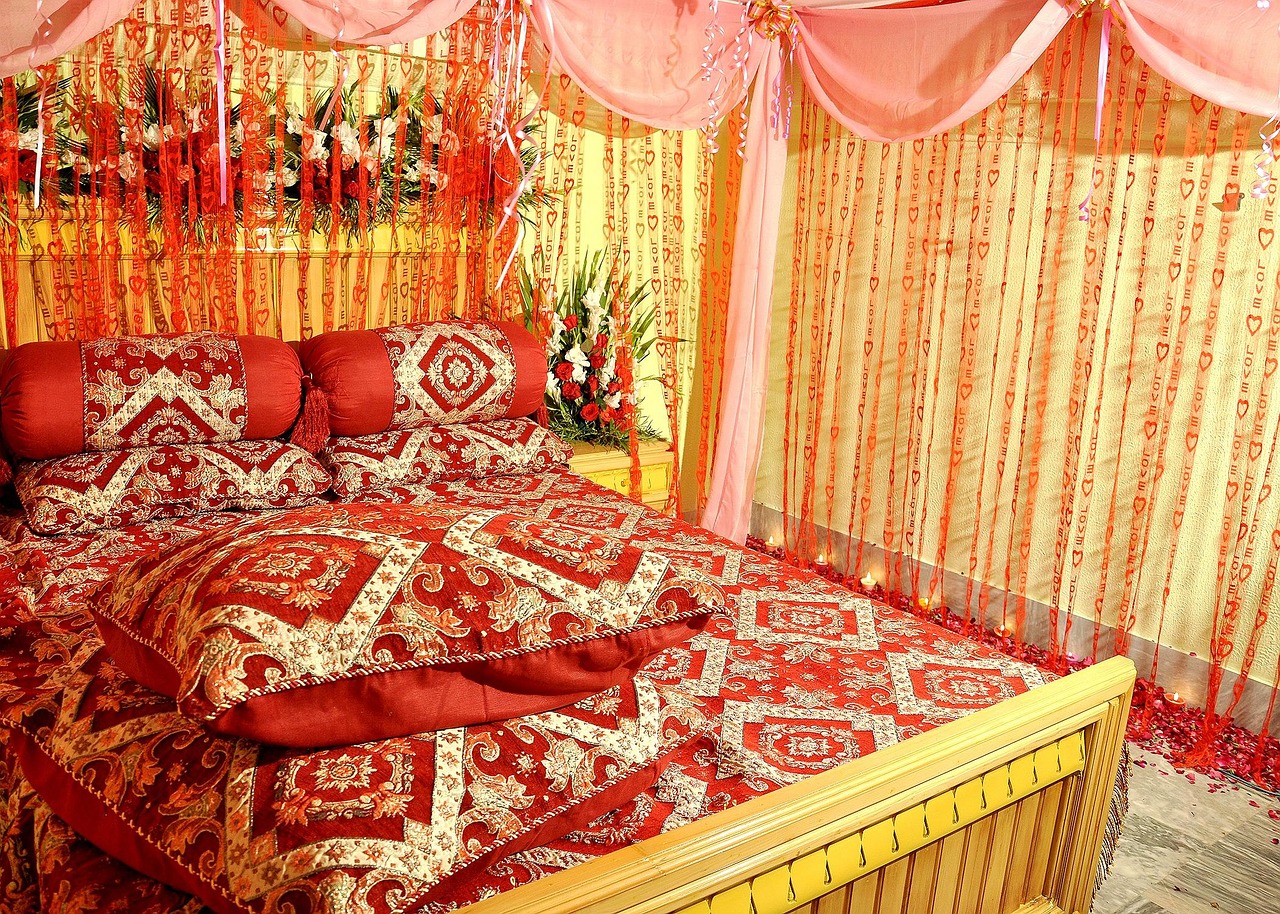 bridal suite, bedroom, sleeping room, bed, suite, hotel, interior, decoration, bedsheets, romantic, bedsheet, comfortable, luxury, elegant, indoors, orange sleep, orange room, orange sleeping, orange