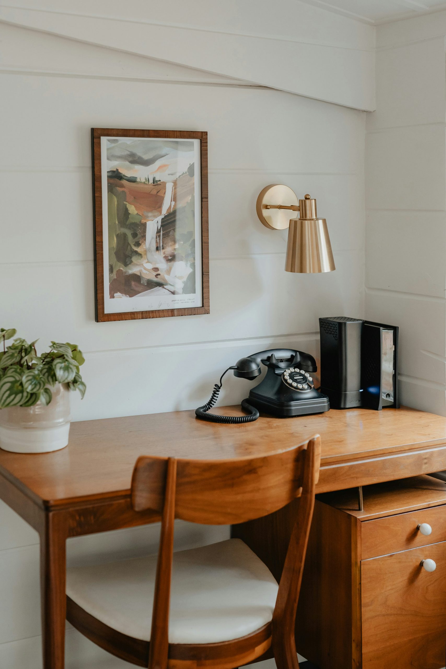 Desk & Chair 2/2 (IG: @clay.banks)