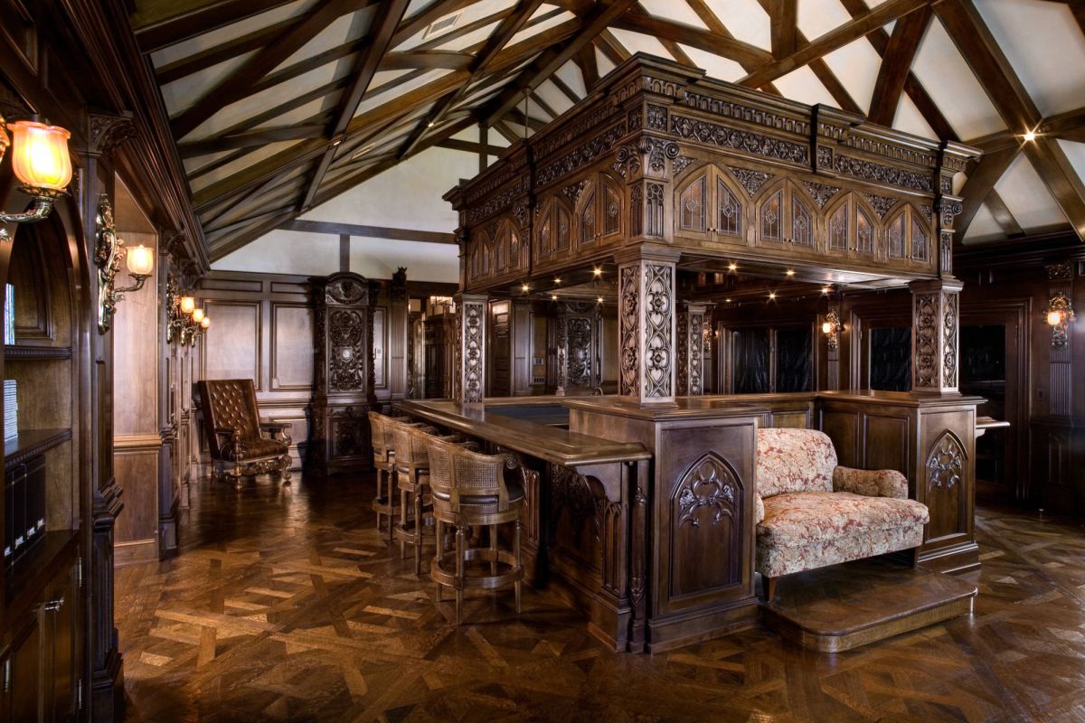 Gothic Home Decor: Tips To Bring This Dramatic Look Home